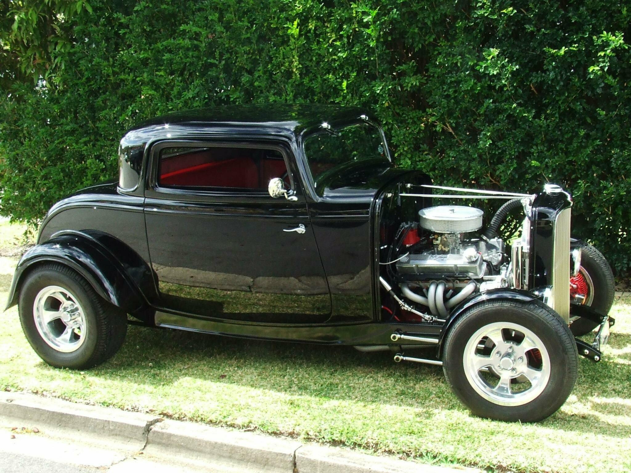1932 FORD THREE WINDOW TURBO 700 AUTOMATIC COUPE