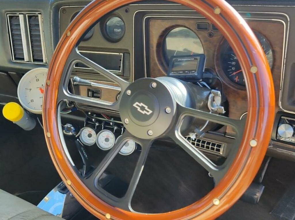 1974 CHEVROLET MONTE CARLO LANDAU AUTOMATIC SEDAN