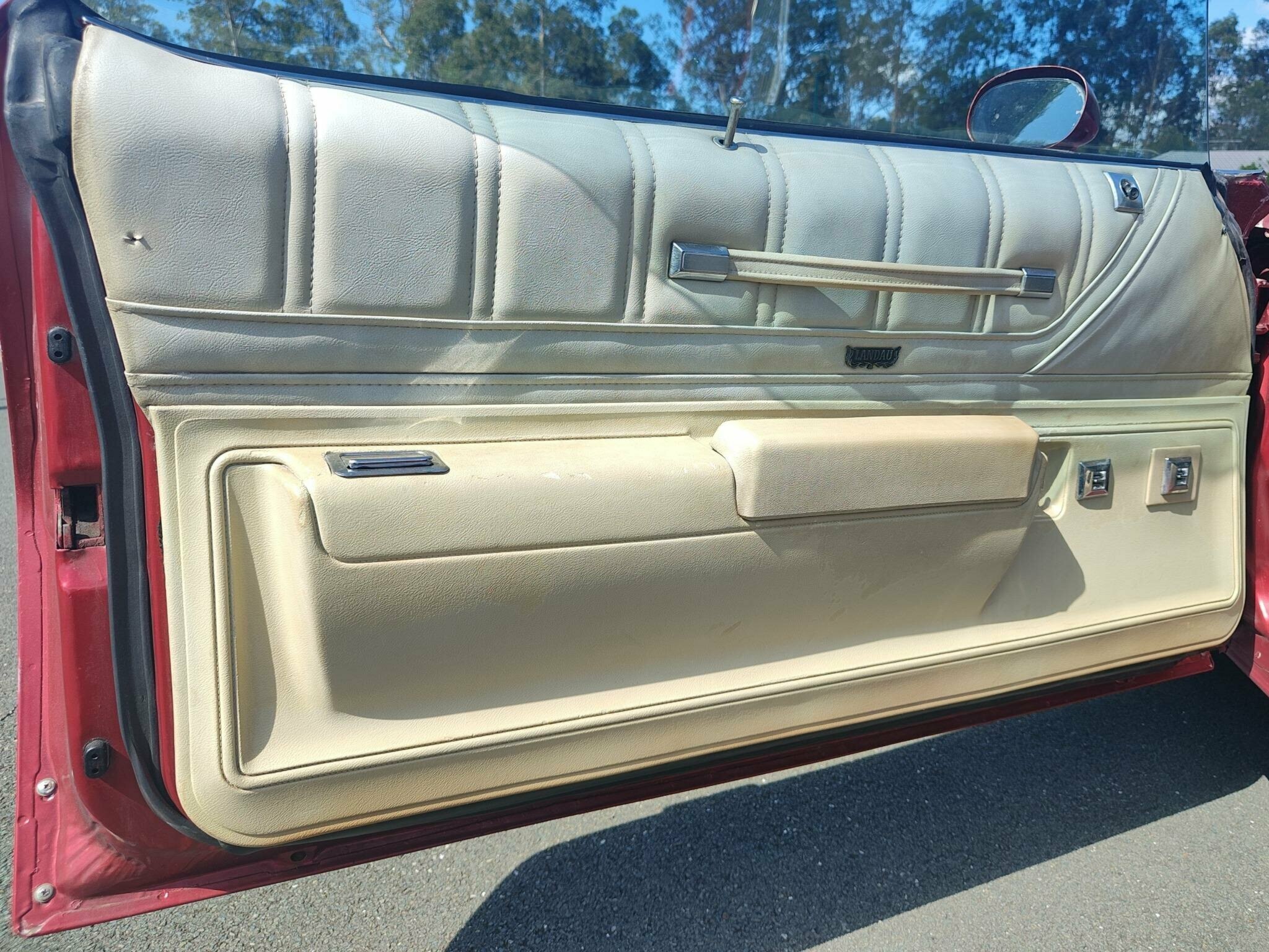 1974 CHEVROLET MONTE CARLO LANDAU AUTOMATIC SEDAN