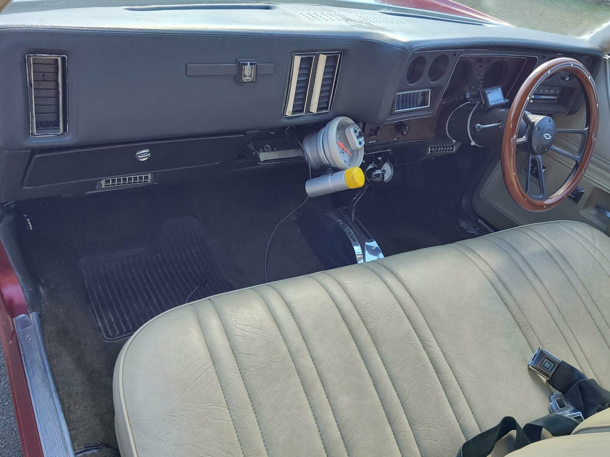 1974 CHEVROLET MONTE CARLO LANDAU AUTOMATIC SEDAN