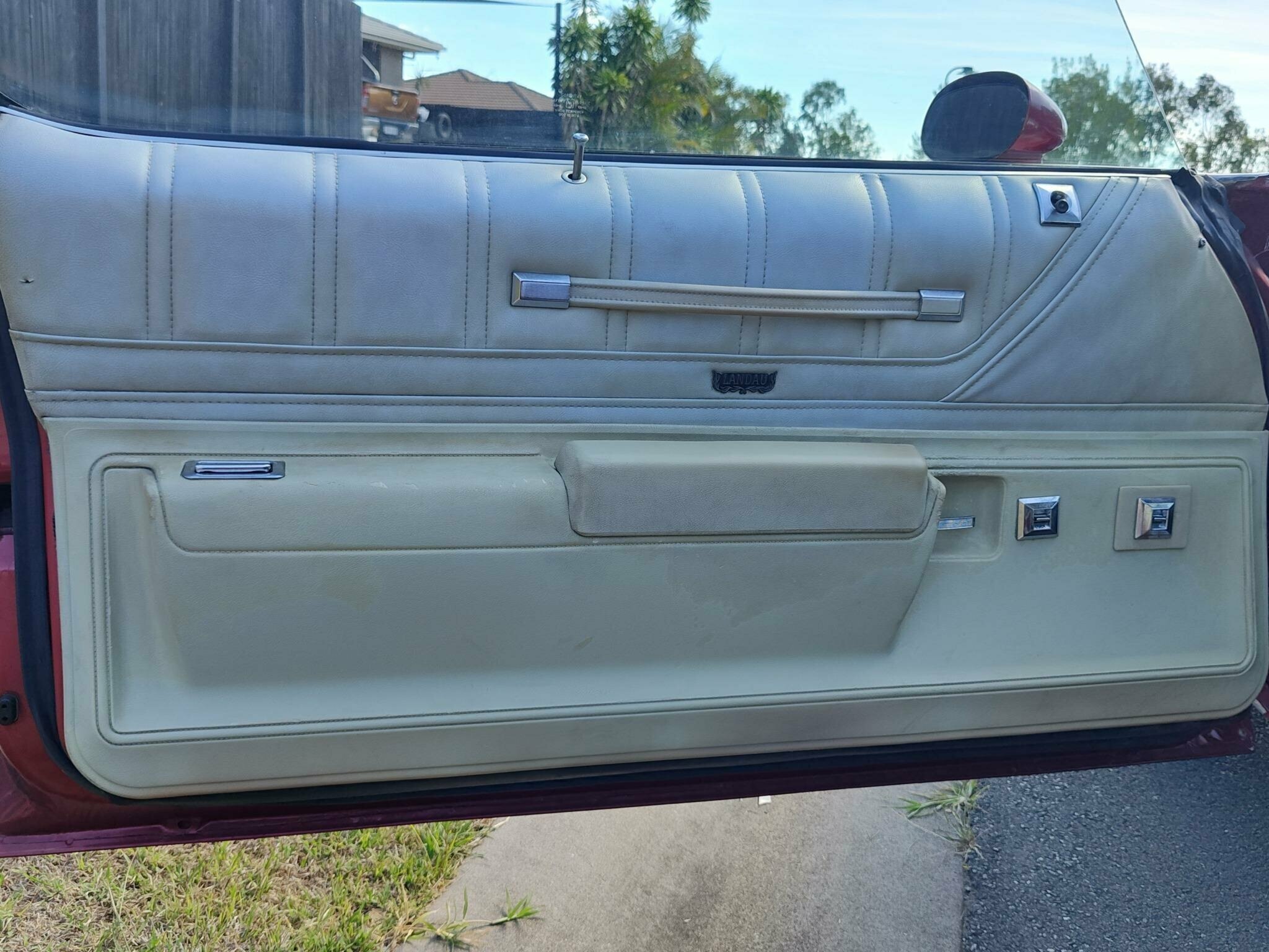 1974 CHEVROLET MONTE CARLO LANDAU AUTOMATIC SEDAN