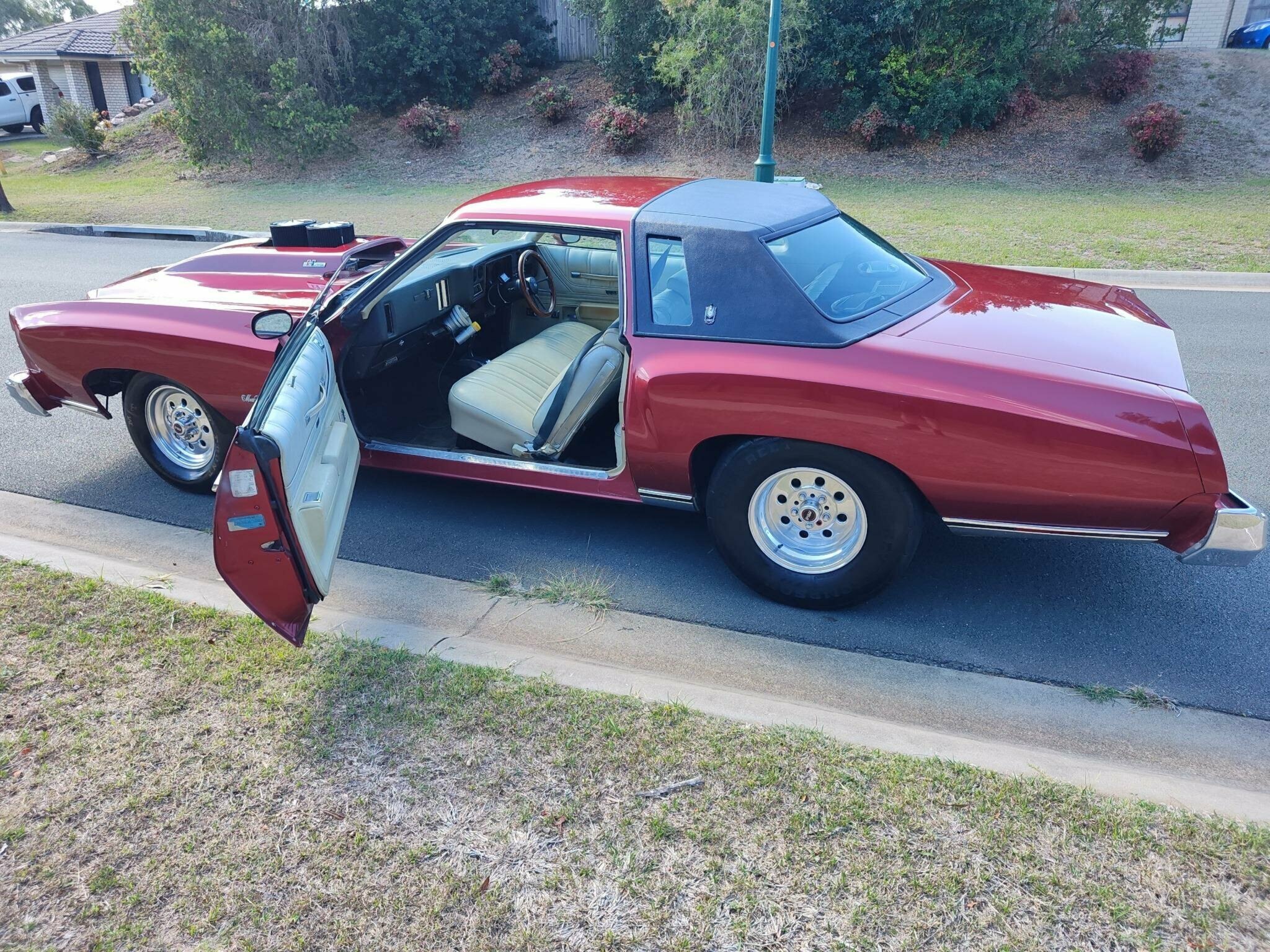 1974 CHEVROLET MONTE CARLO LANDAU AUTOMATIC SEDAN