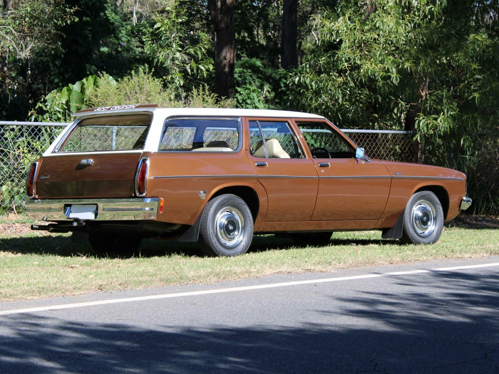 1976 HOLDEN KINGSWOOD HX AUTOMATIC WAGON
