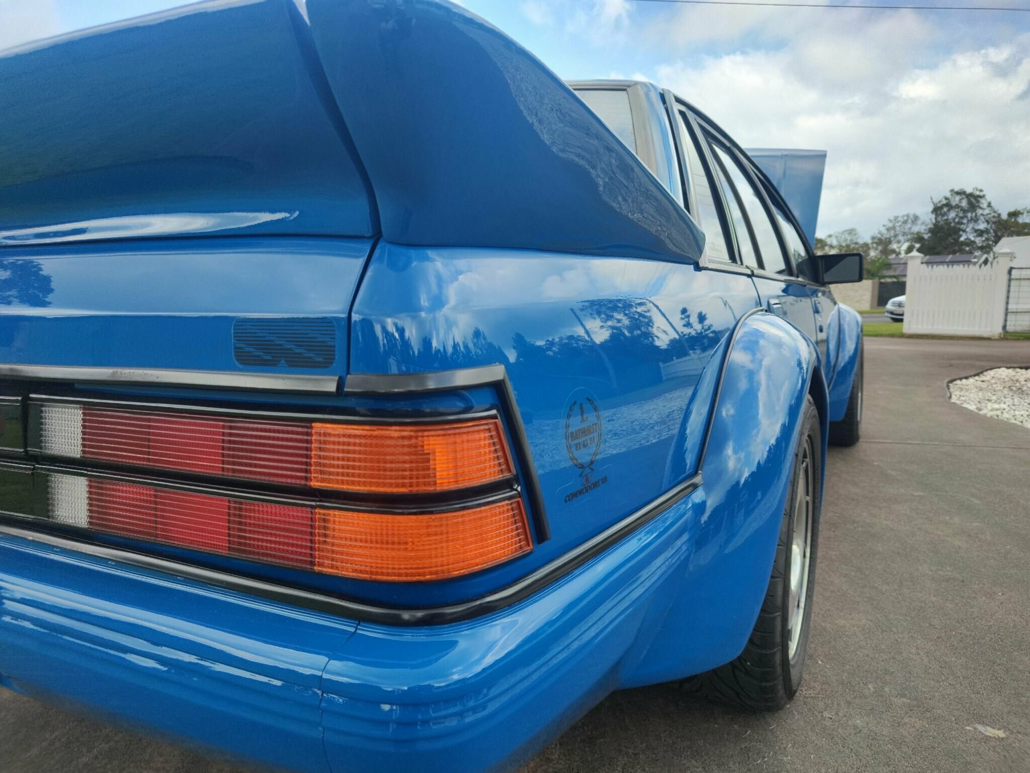 1985 HOLDEN COMMODORE VK EXECUTIVE AUTOMATIC SEDAN