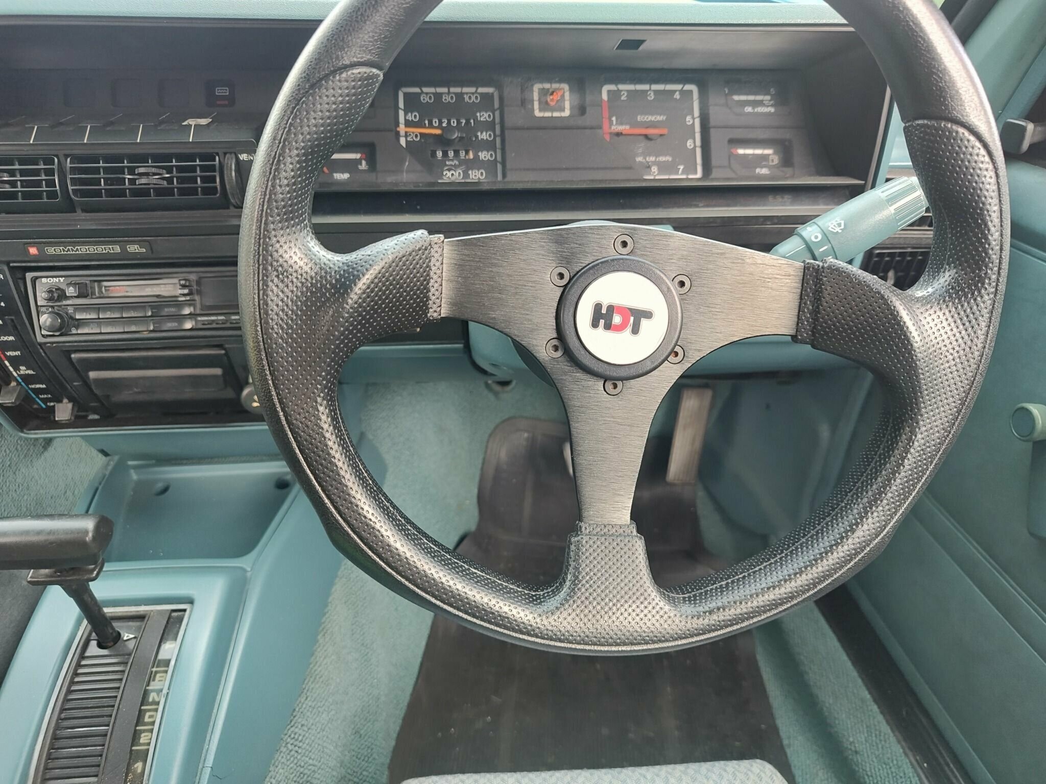 1985 HOLDEN COMMODORE VK EXECUTIVE AUTOMATIC SEDAN