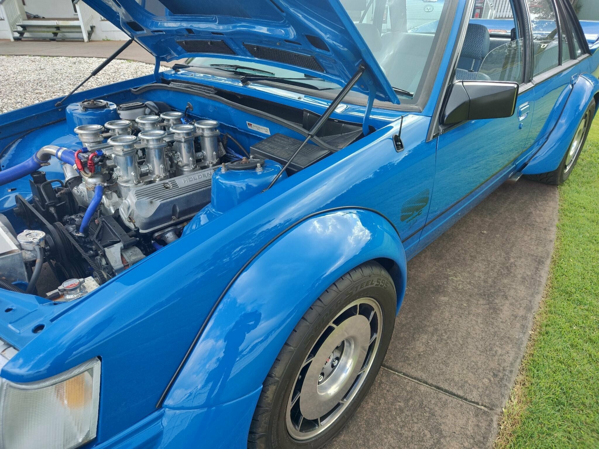 1985 HOLDEN COMMODORE VK EXECUTIVE AUTOMATIC SEDAN