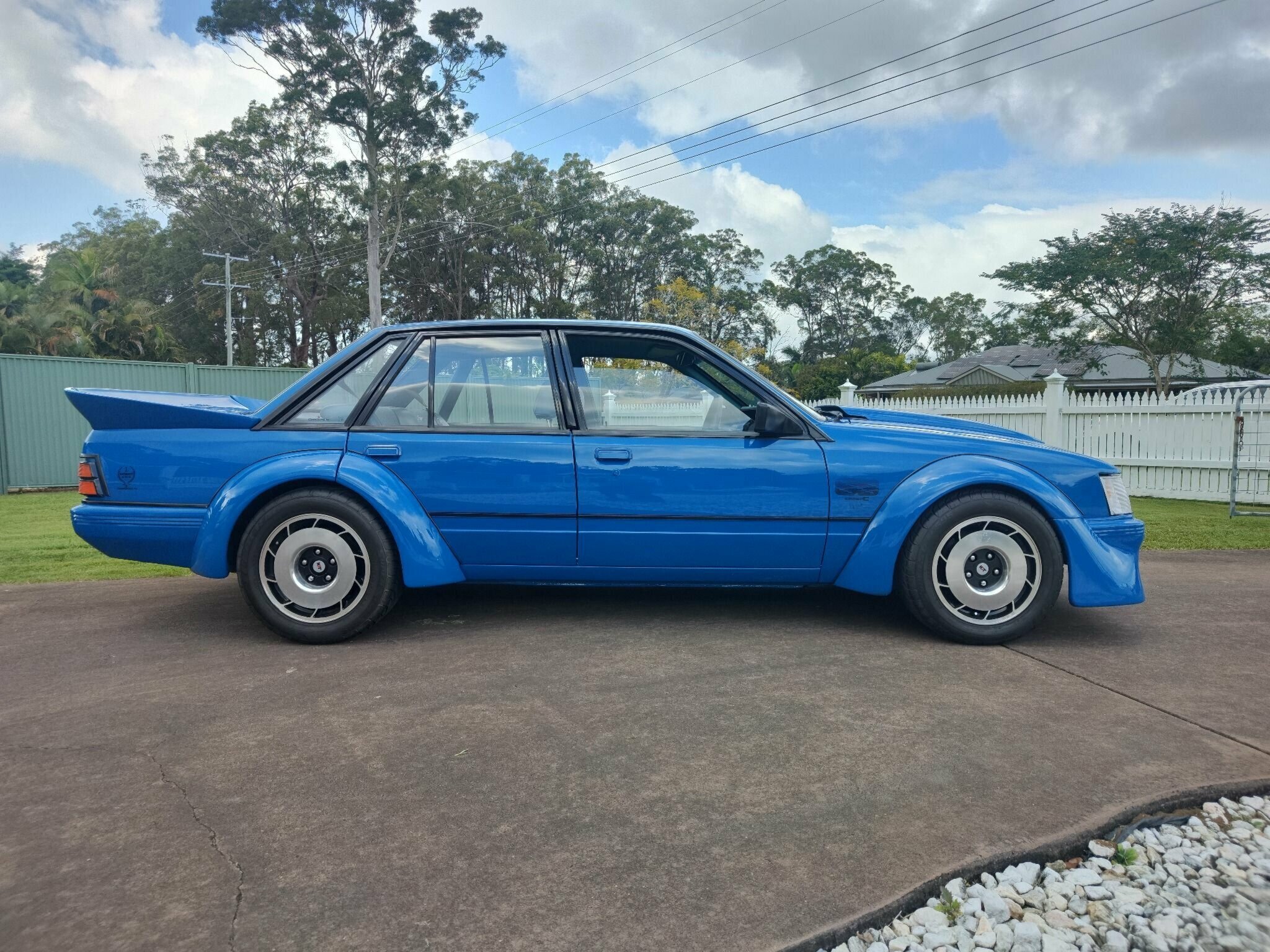 1985 HOLDEN COMMODORE VK EXECUTIVE AUTOMATIC SEDAN