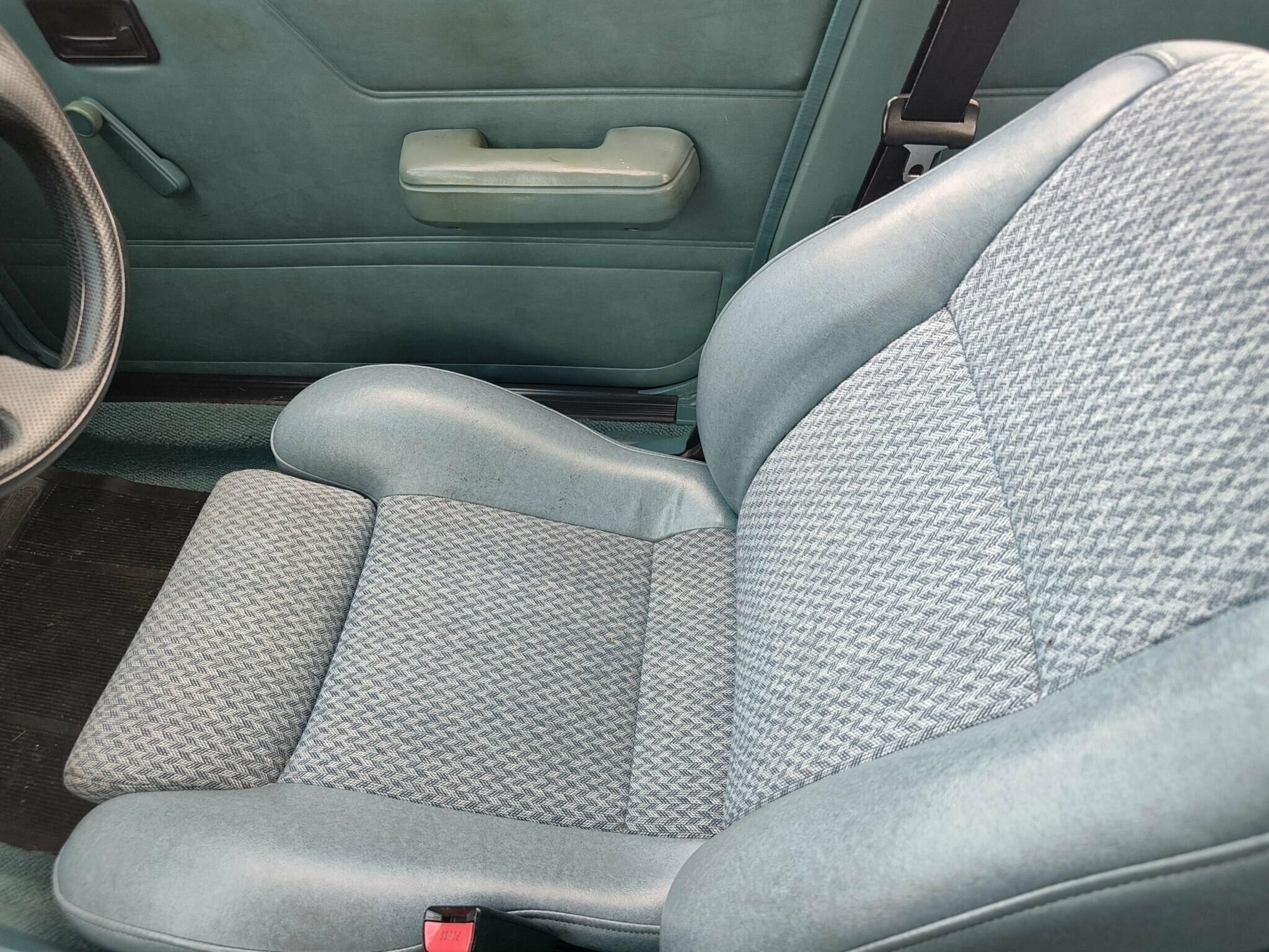 1985 HOLDEN COMMODORE VK EXECUTIVE AUTOMATIC SEDAN