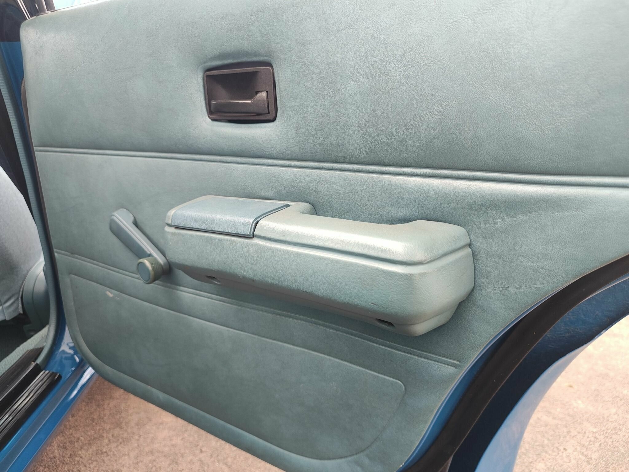 1985 HOLDEN COMMODORE VK EXECUTIVE AUTOMATIC SEDAN