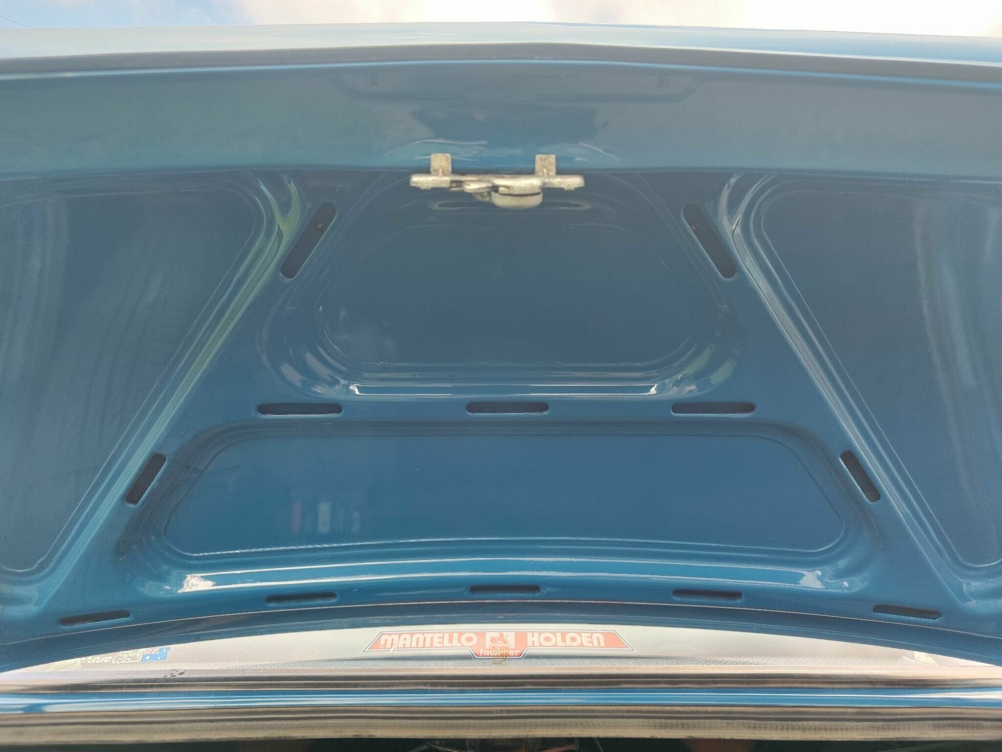 1985 HOLDEN COMMODORE VK EXECUTIVE AUTOMATIC SEDAN