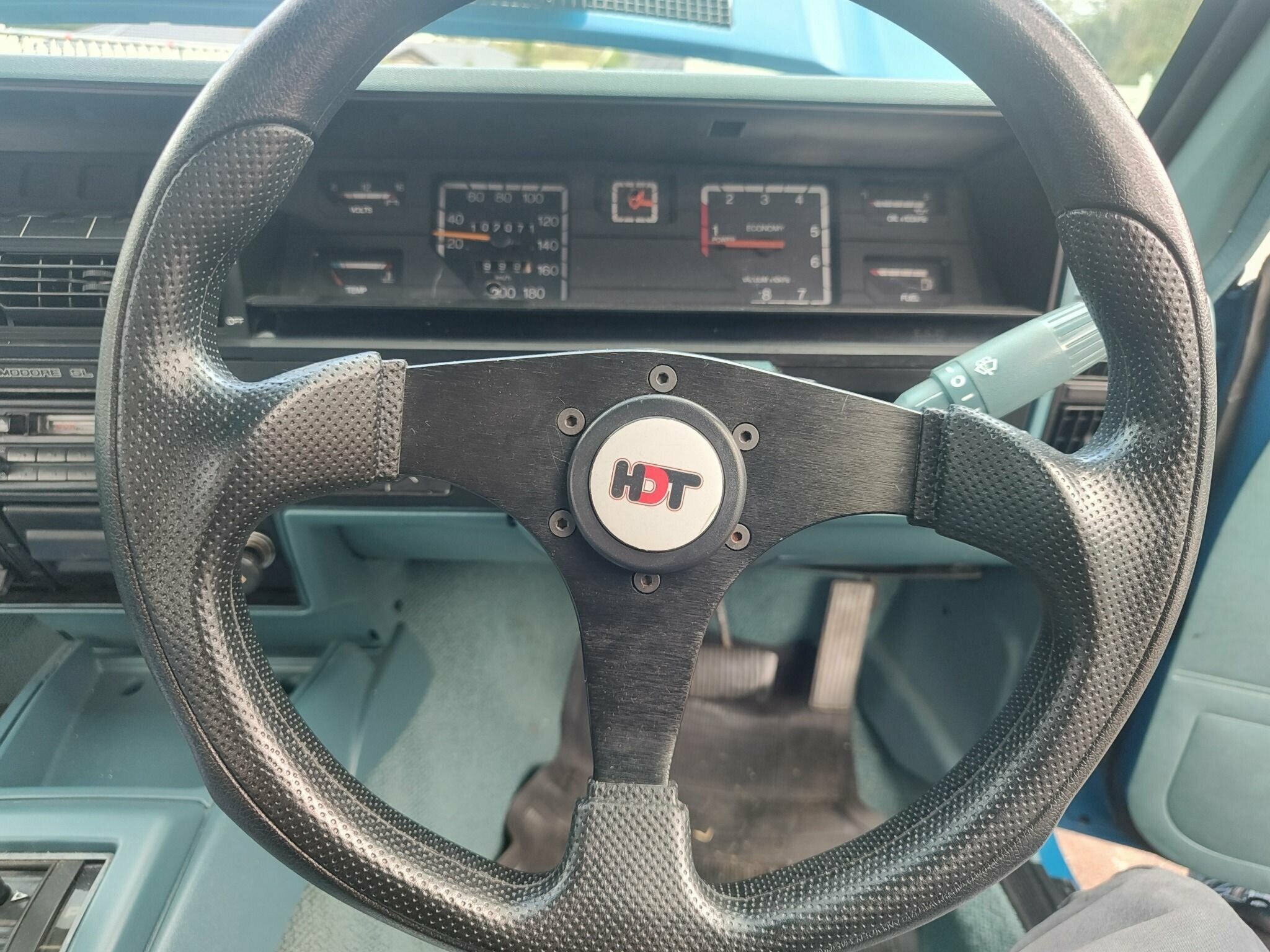 1985 HOLDEN COMMODORE VK EXECUTIVE AUTOMATIC SEDAN