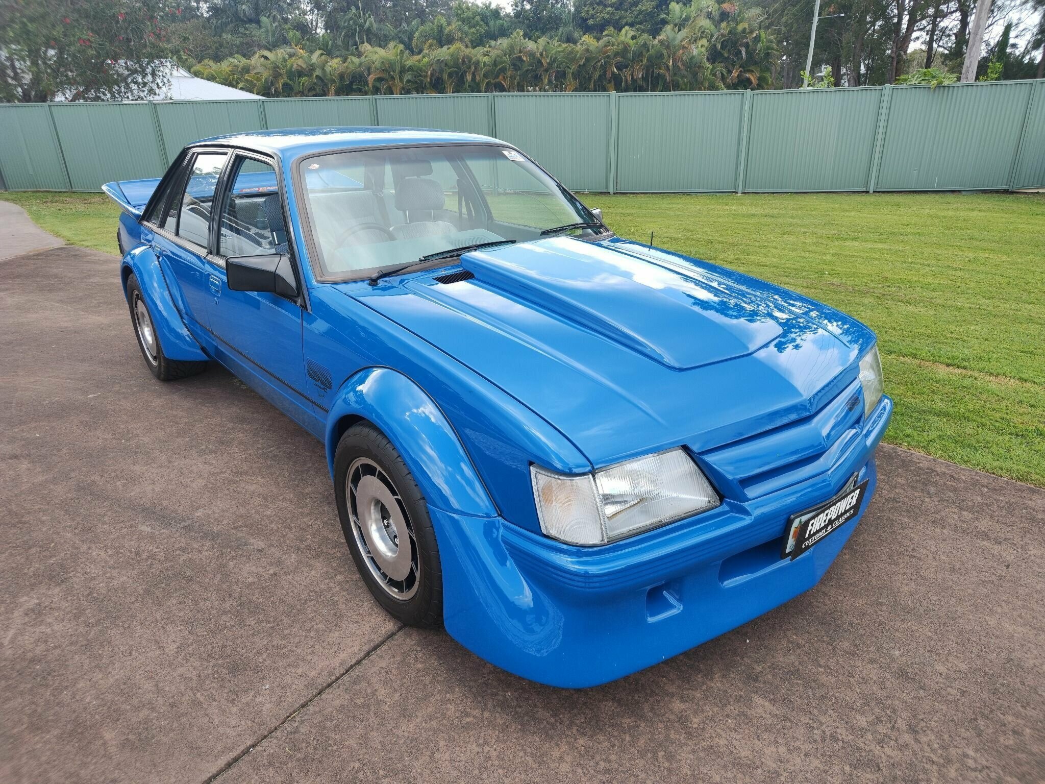 1985 HOLDEN COMMODORE VK EXECUTIVE AUTOMATIC SEDAN