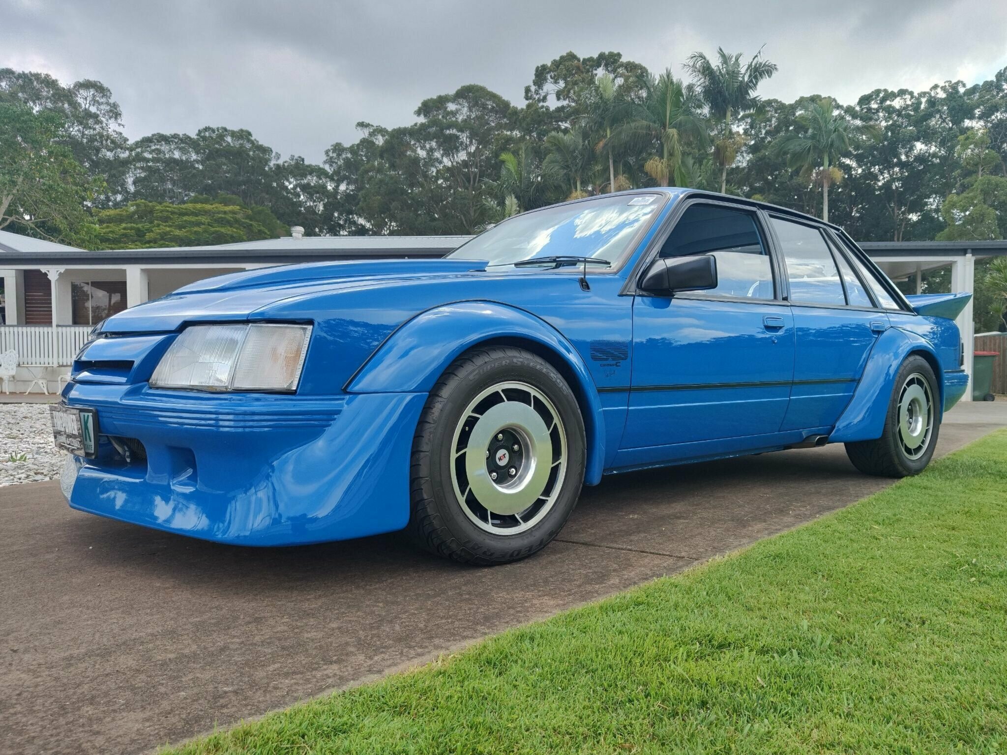 1985 HOLDEN COMMODORE VK EXECUTIVE AUTOMATIC SEDAN