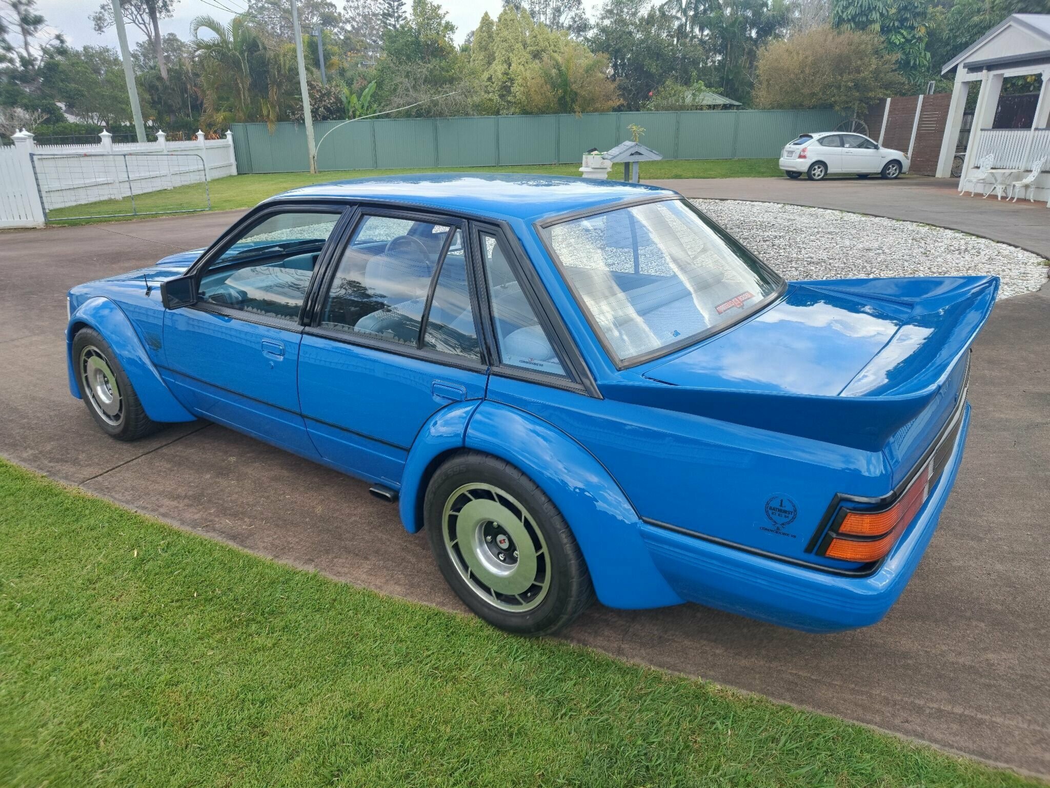 1985 HOLDEN COMMODORE VK EXECUTIVE AUTOMATIC SEDAN