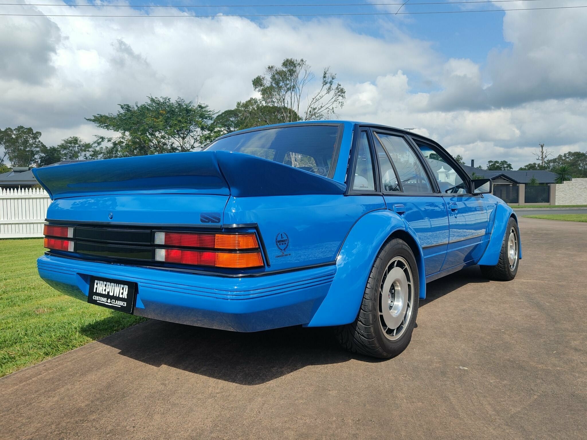 1985 HOLDEN COMMODORE VK EXECUTIVE AUTOMATIC SEDAN