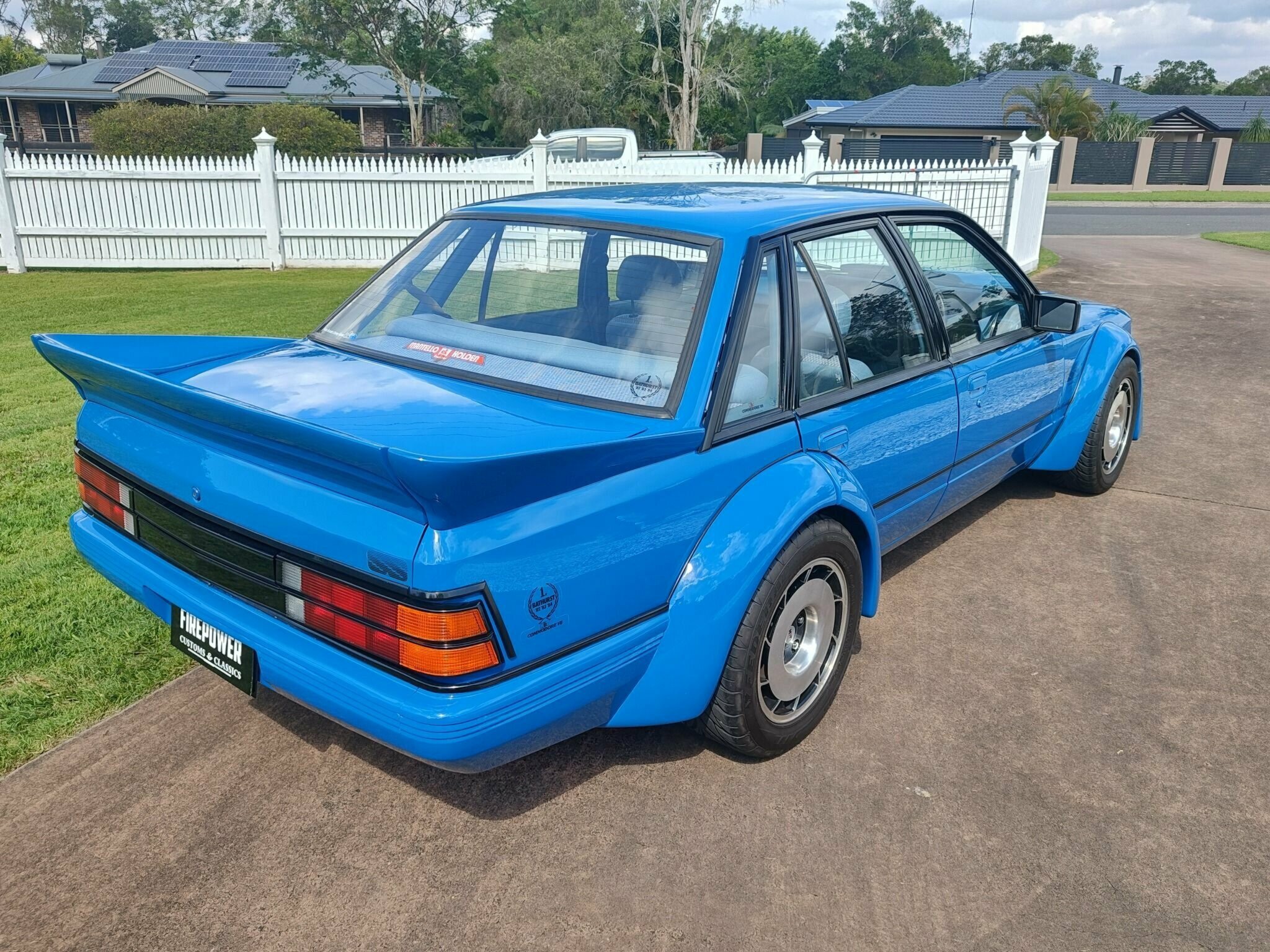 1985 HOLDEN COMMODORE VK EXECUTIVE AUTOMATIC SEDAN