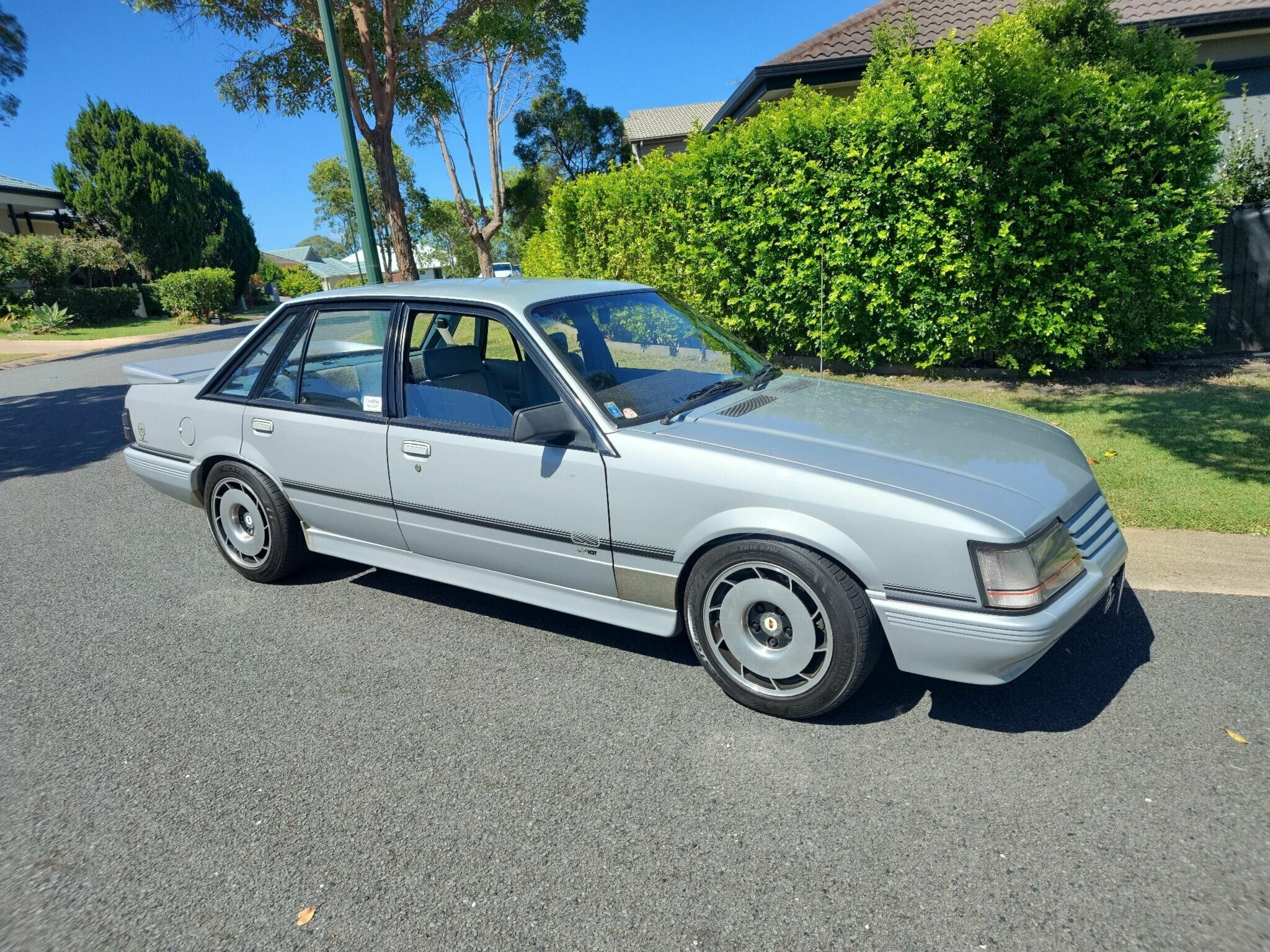 1985 HOLDEN COMMODORE VK SS MANUAL SEDAN