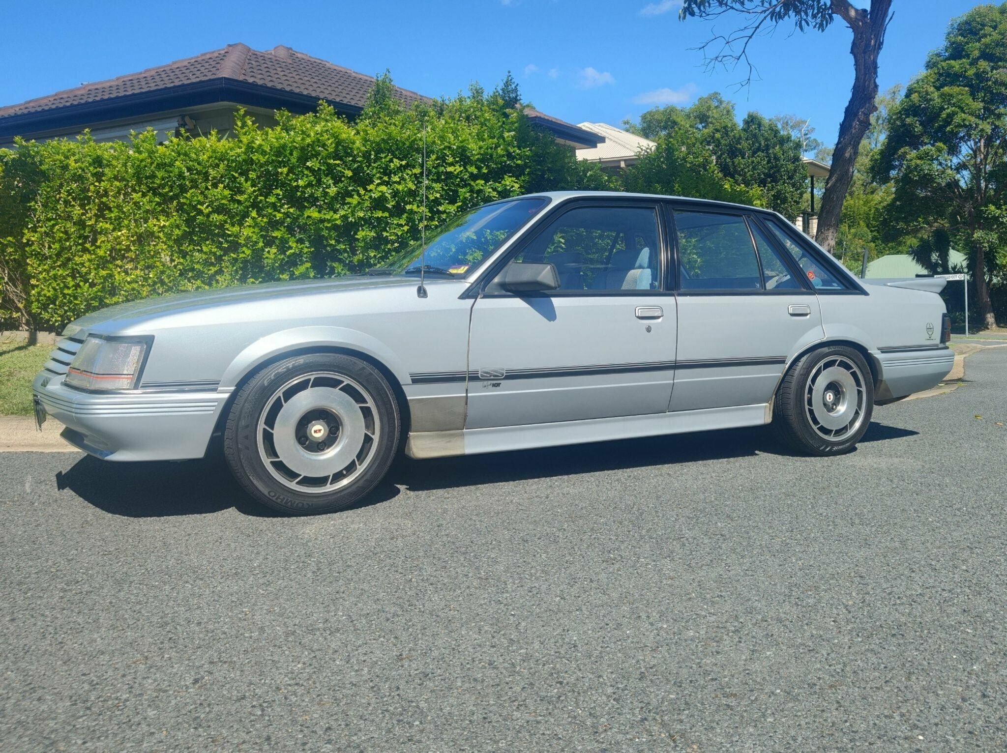 1985 HOLDEN COMMODORE VK SS MANUAL SEDAN