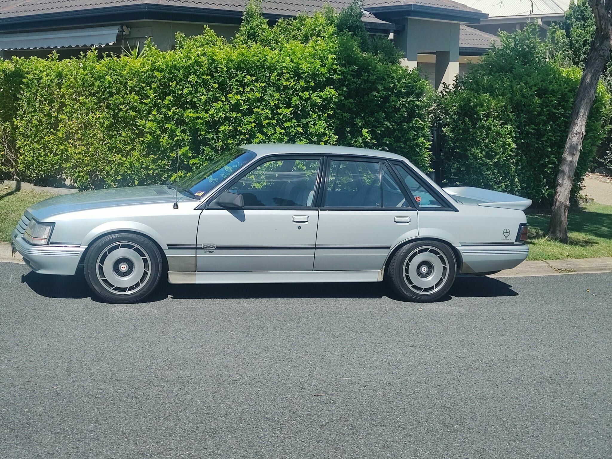 1985 HOLDEN COMMODORE VK SS MANUAL SEDAN