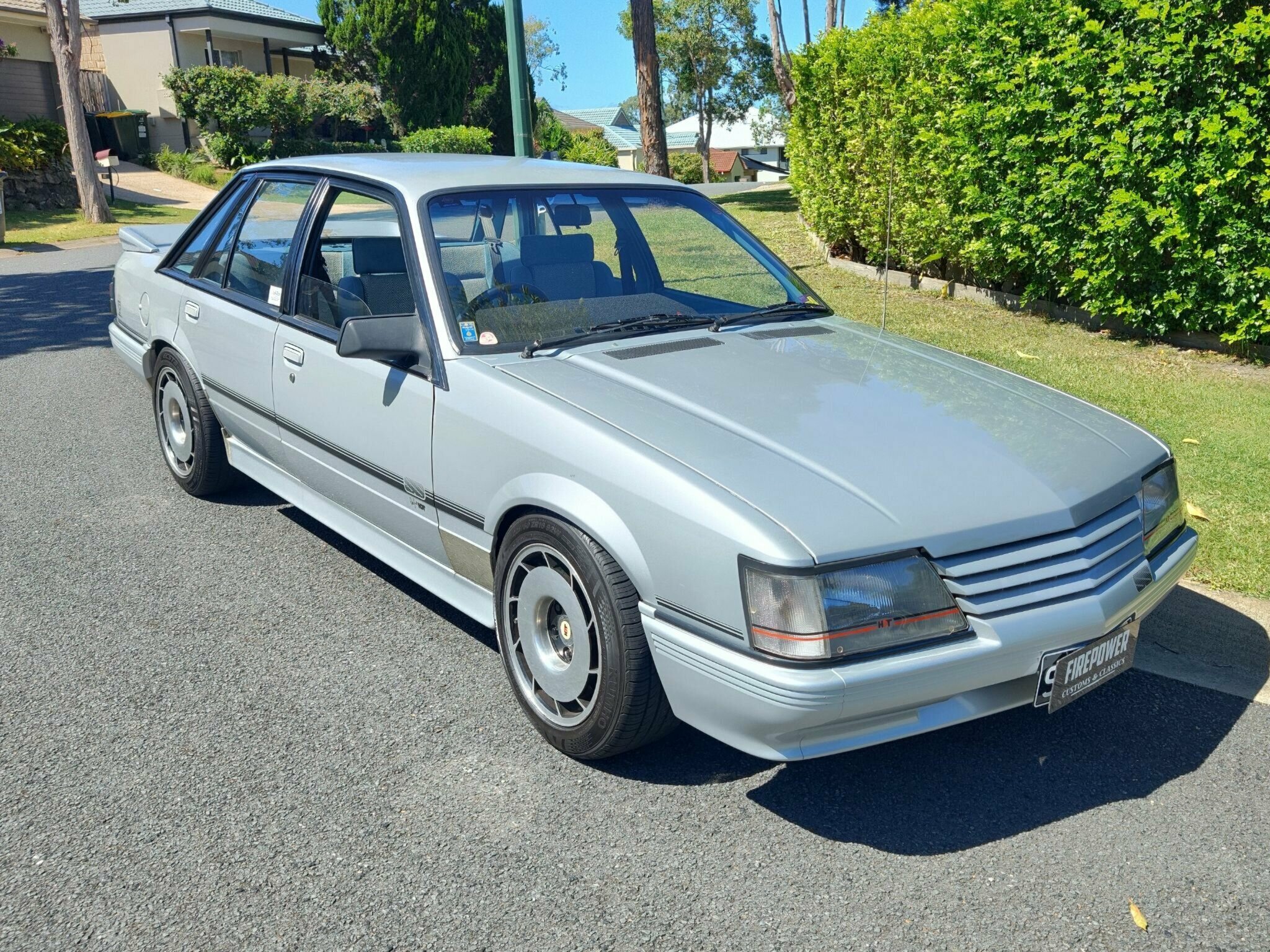 1985 HOLDEN COMMODORE VK SS MANUAL SEDAN