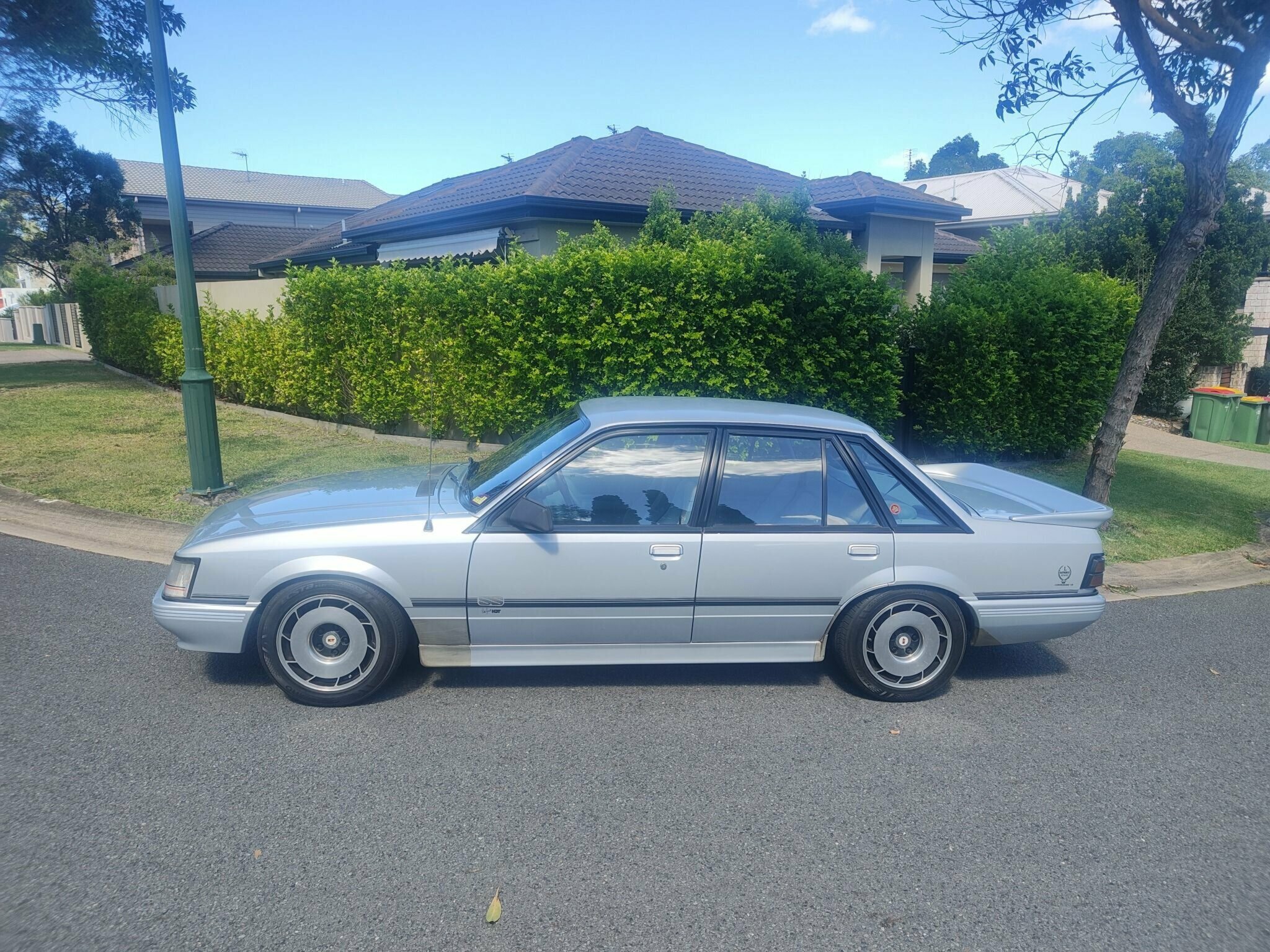 1985 HOLDEN COMMODORE VK SS MANUAL SEDAN