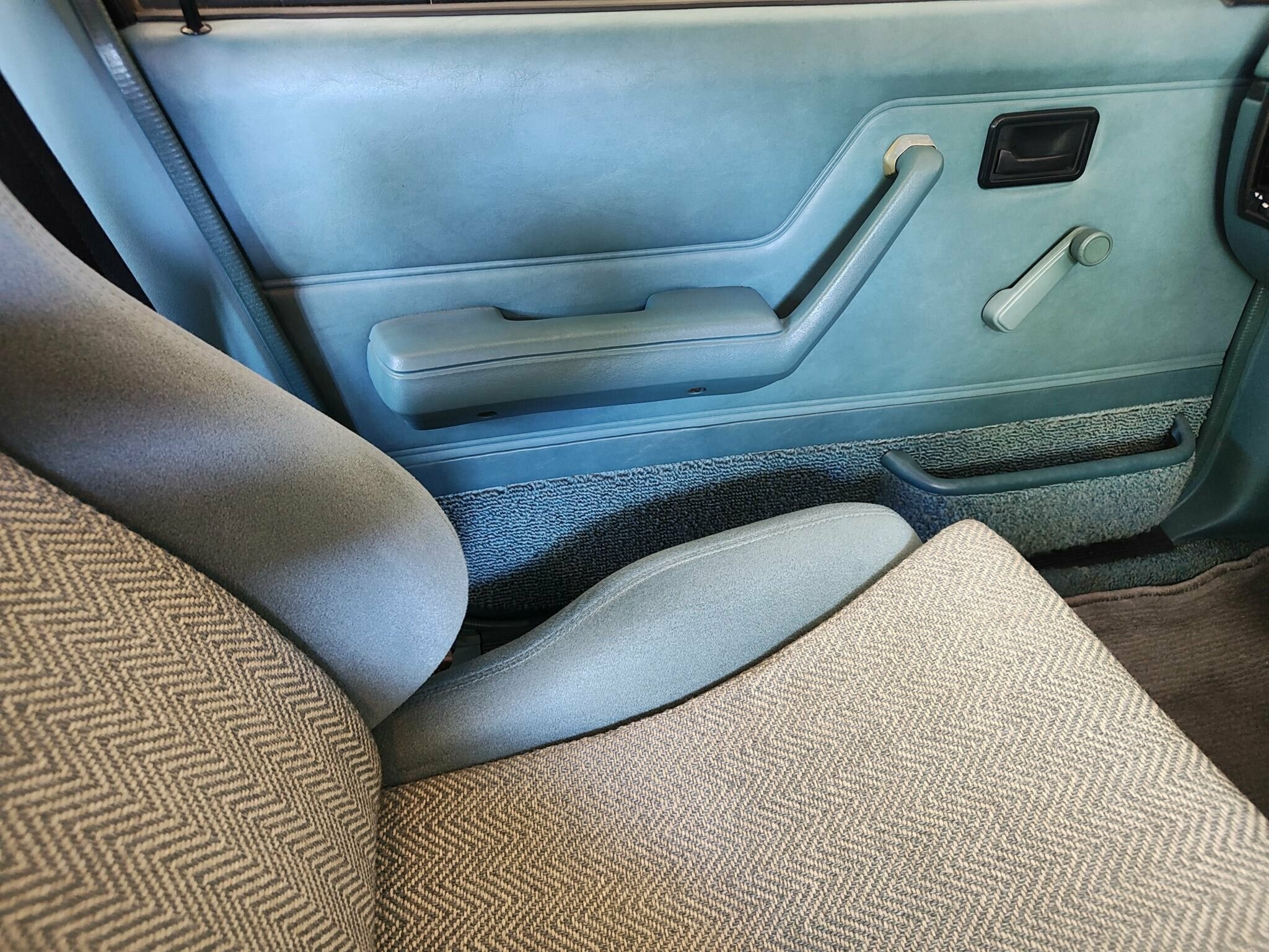 1985 HOLDEN COMMODORE VK SS MANUAL SEDAN
