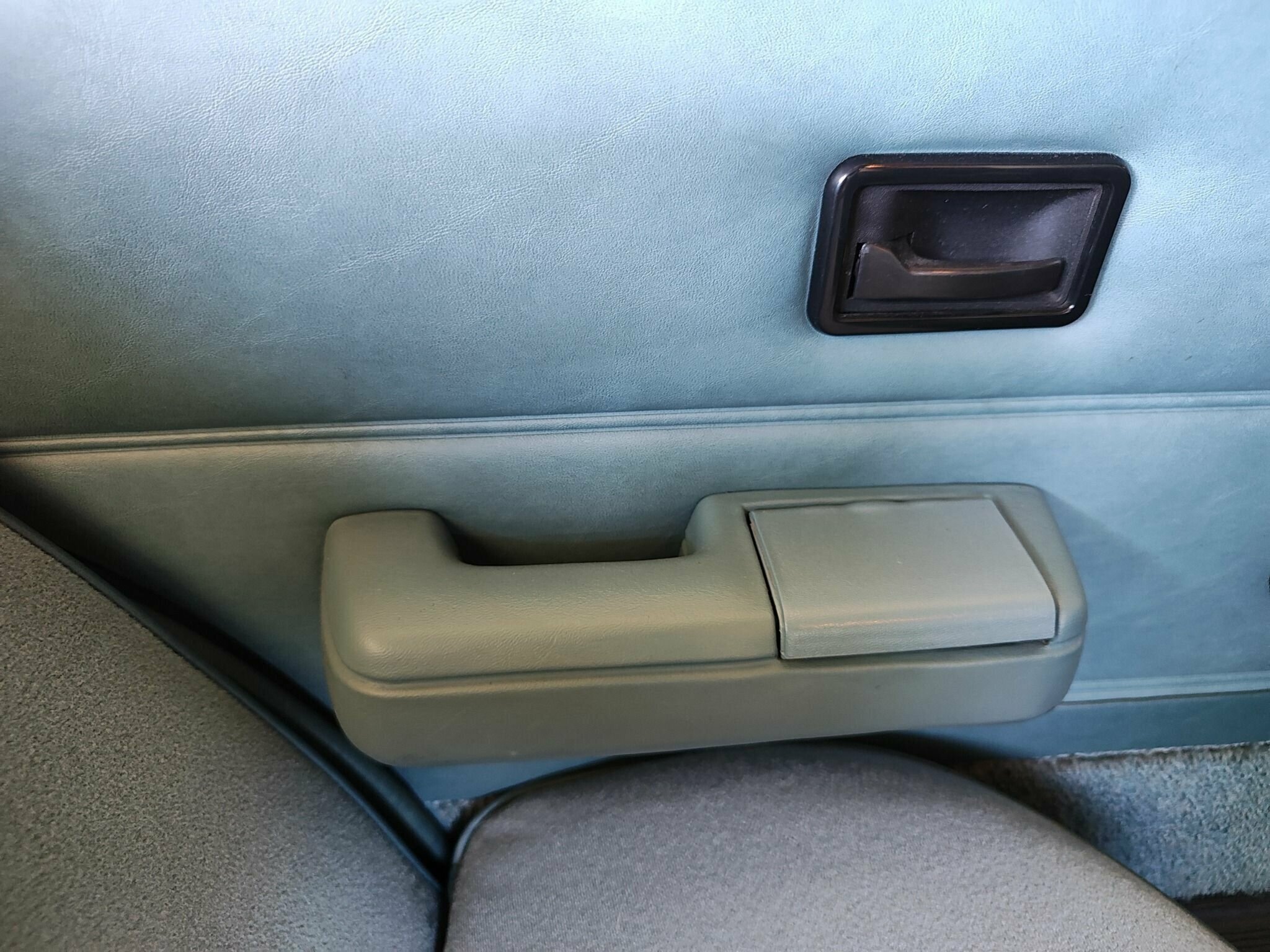 1985 HOLDEN COMMODORE VK SS MANUAL SEDAN