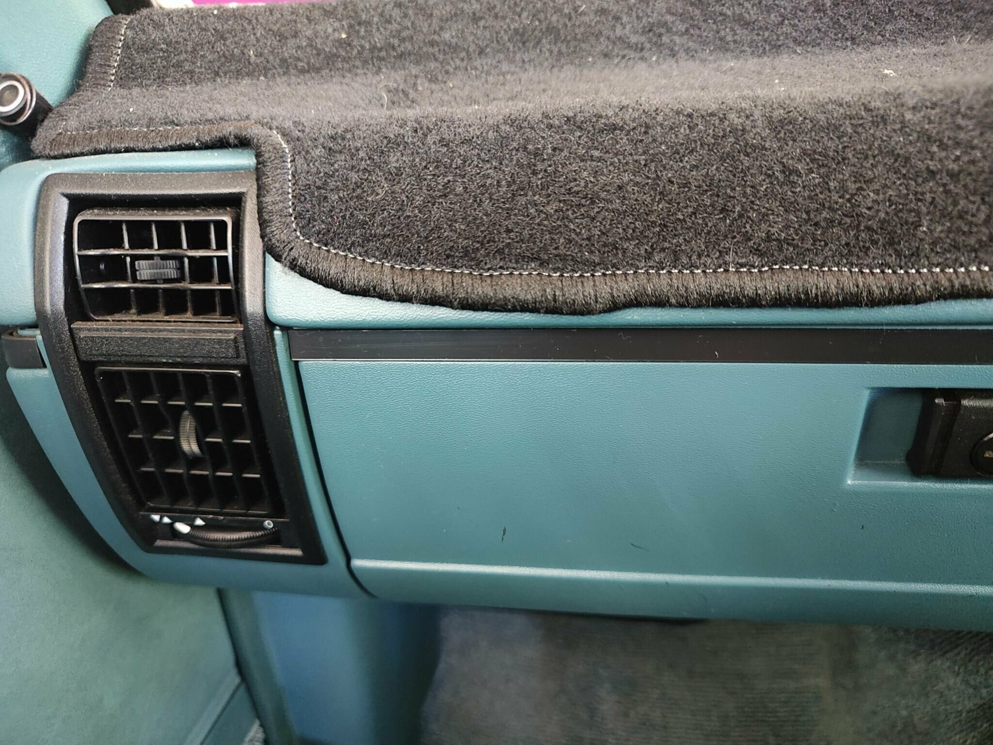 1985 HOLDEN COMMODORE VK SS MANUAL SEDAN