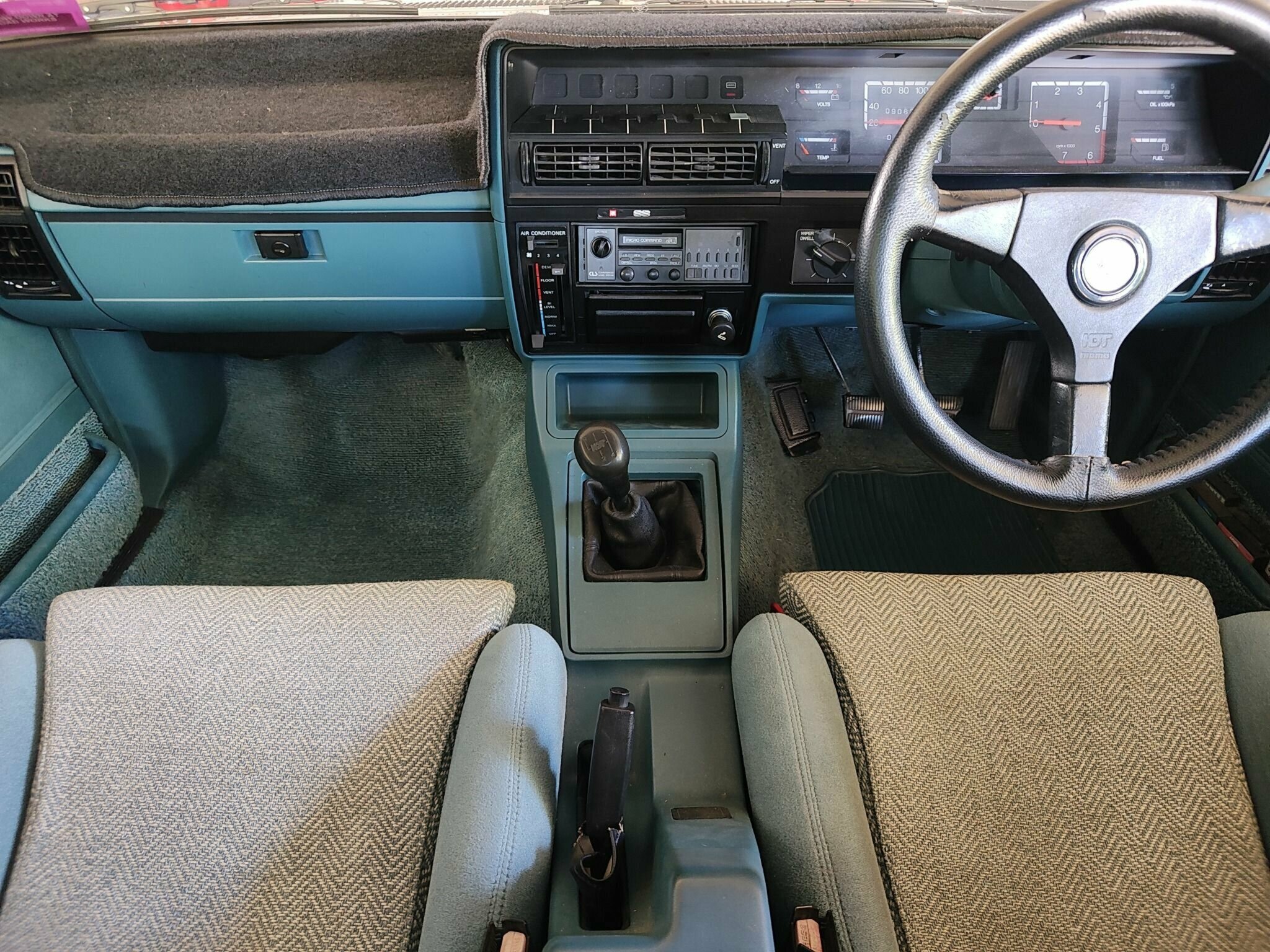 1985 HOLDEN COMMODORE VK SS MANUAL SEDAN