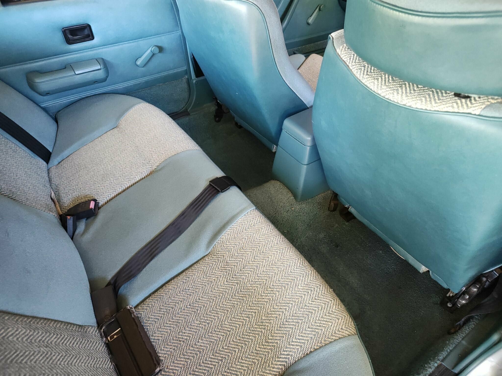 1985 HOLDEN COMMODORE VK SS MANUAL SEDAN