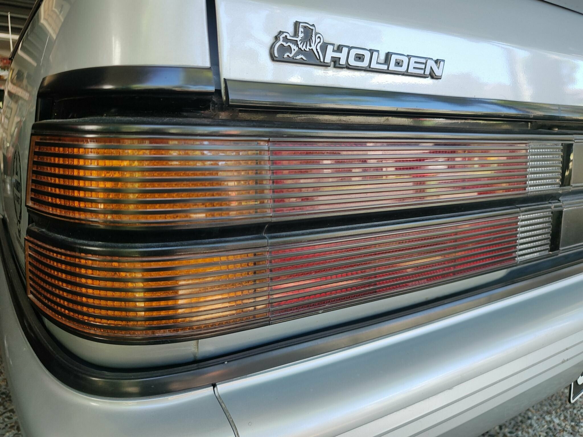 1985 HOLDEN COMMODORE VK SS MANUAL SEDAN