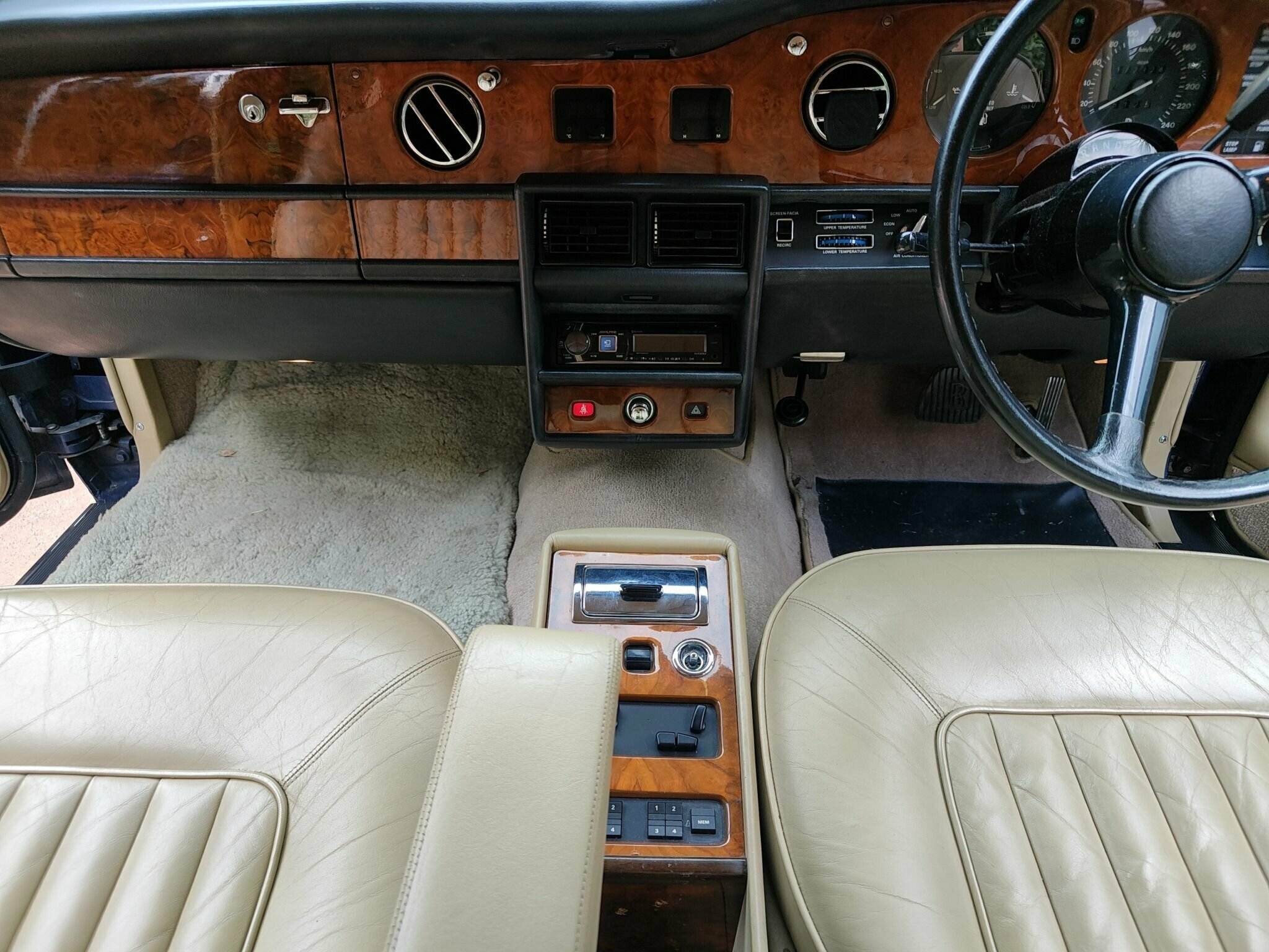 1989 ROLLS-ROYCE SILVER SPIRIT 3 SP AUTOMATIC 4D SEDAN