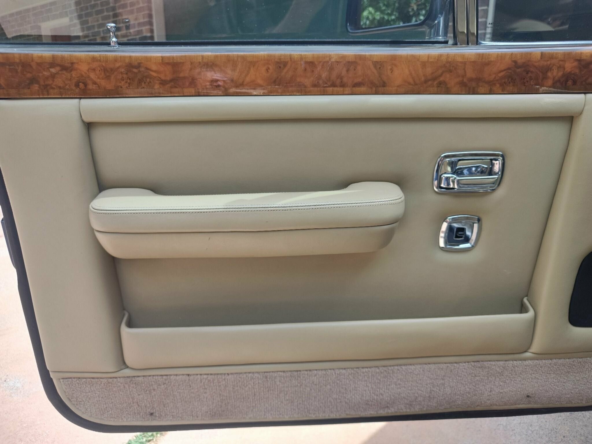 1989 ROLLS-ROYCE SILVER SPIRIT 3 SP AUTOMATIC 4D SEDAN