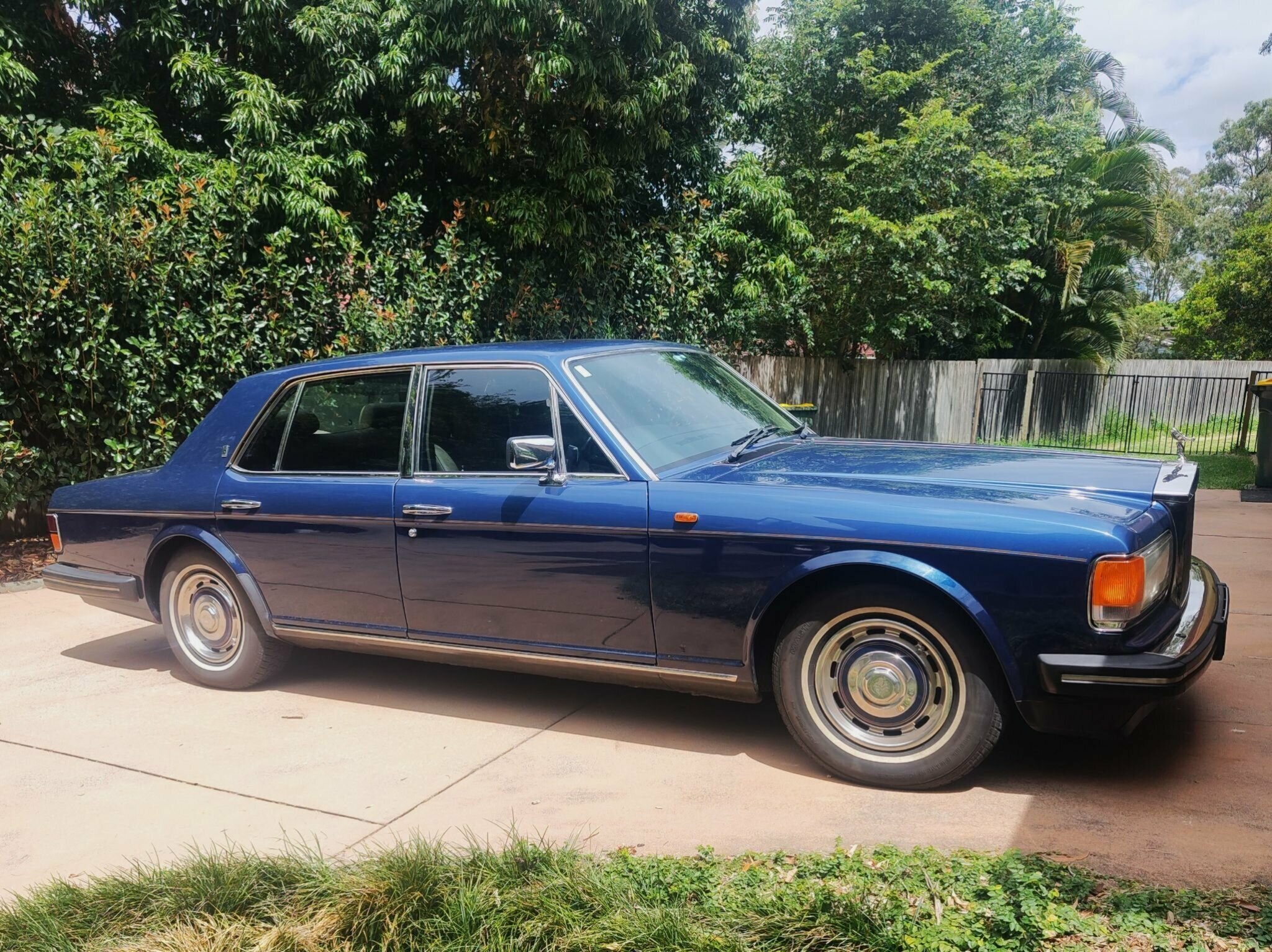 1989 ROLLS-ROYCE SILVER SPIRIT 3 SP AUTOMATIC 4D SEDAN