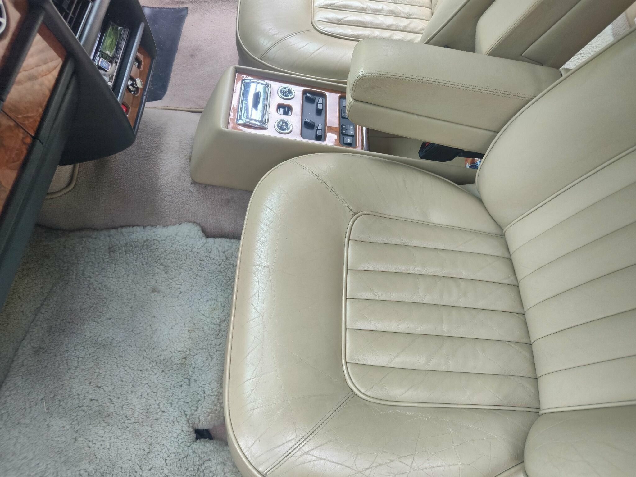 1989 ROLLS-ROYCE SILVER SPIRIT 3 SP AUTOMATIC 4D SEDAN