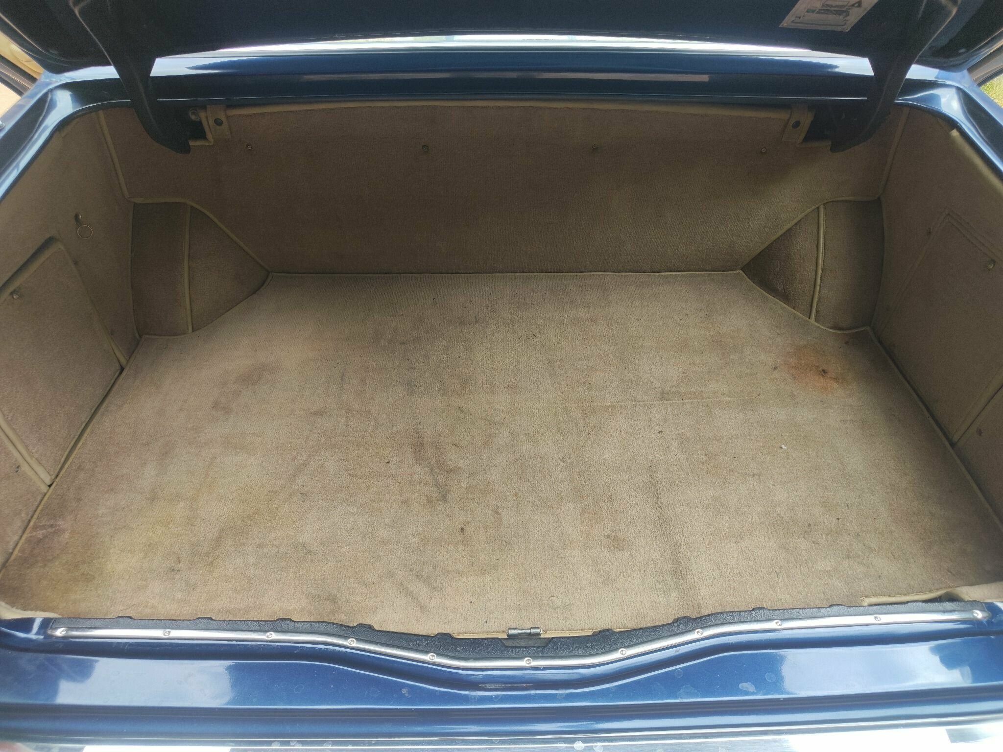 1989 ROLLS-ROYCE SILVER SPIRIT 3 SP AUTOMATIC 4D SEDAN