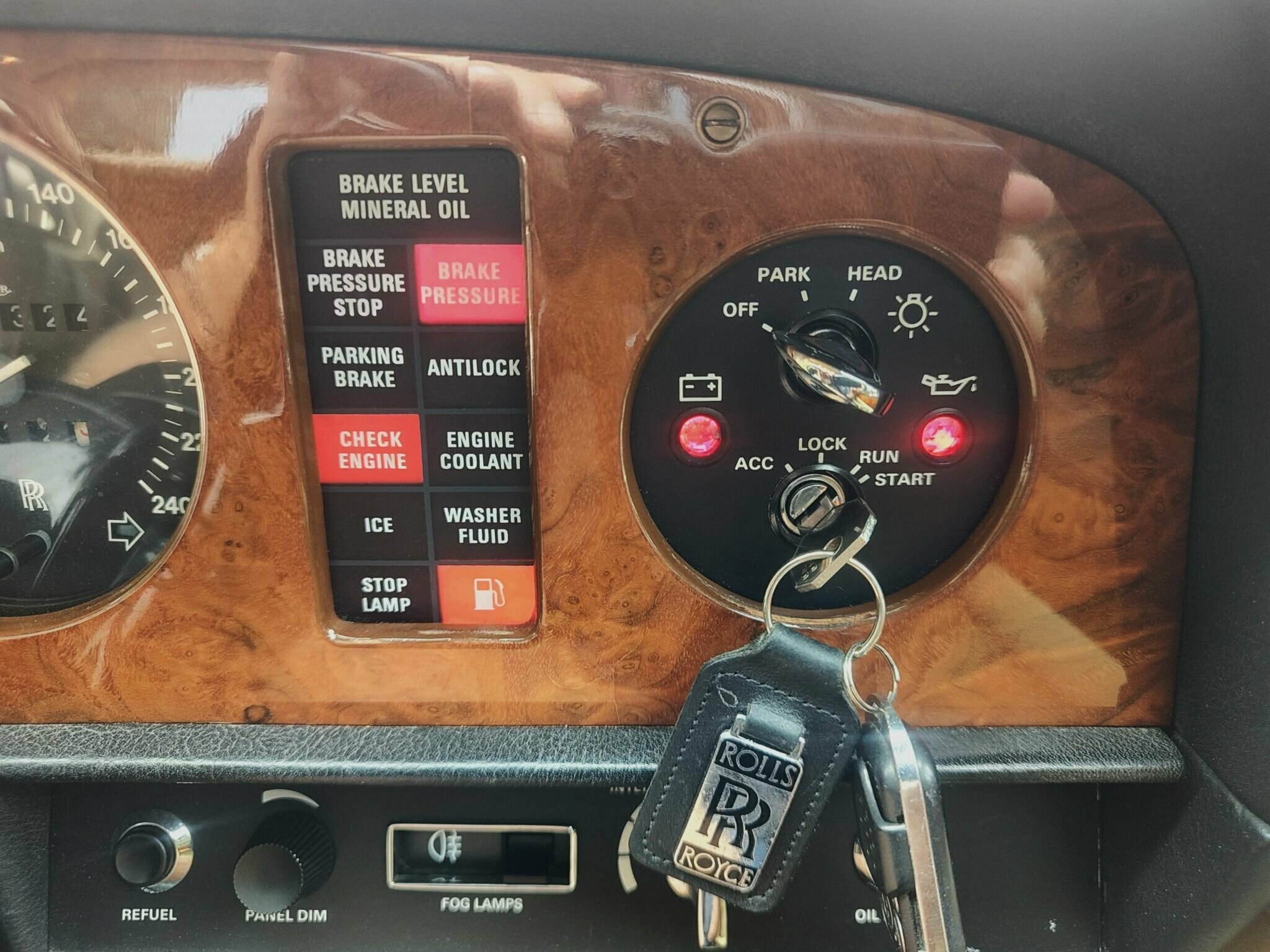 1989 ROLLS-ROYCE SILVER SPIRIT 3 SP AUTOMATIC 4D SEDAN