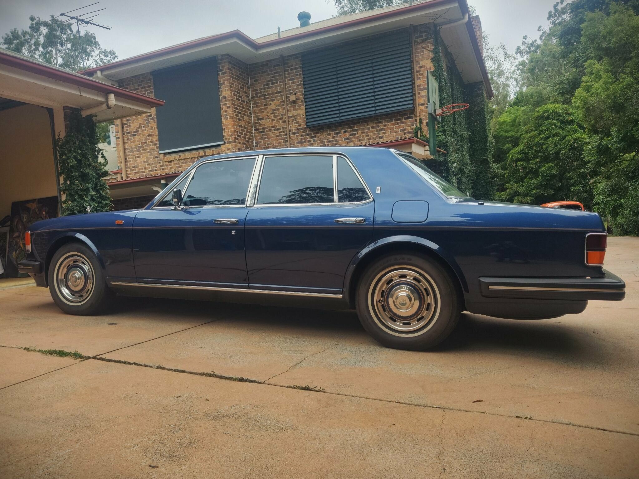 1989 ROLLS-ROYCE SILVER SPIRIT 3 SP AUTOMATIC 4D SEDAN