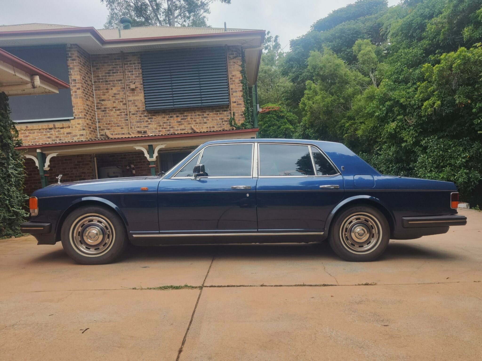 1989 ROLLS-ROYCE SILVER SPIRIT 3 SP AUTOMATIC 4D SEDAN
