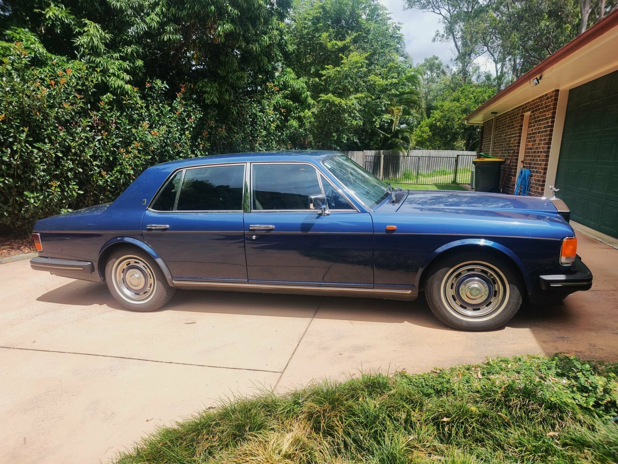 1989 ROLLS-ROYCE SILVER SPIRIT 3 SP AUTOMATIC 4D SEDAN