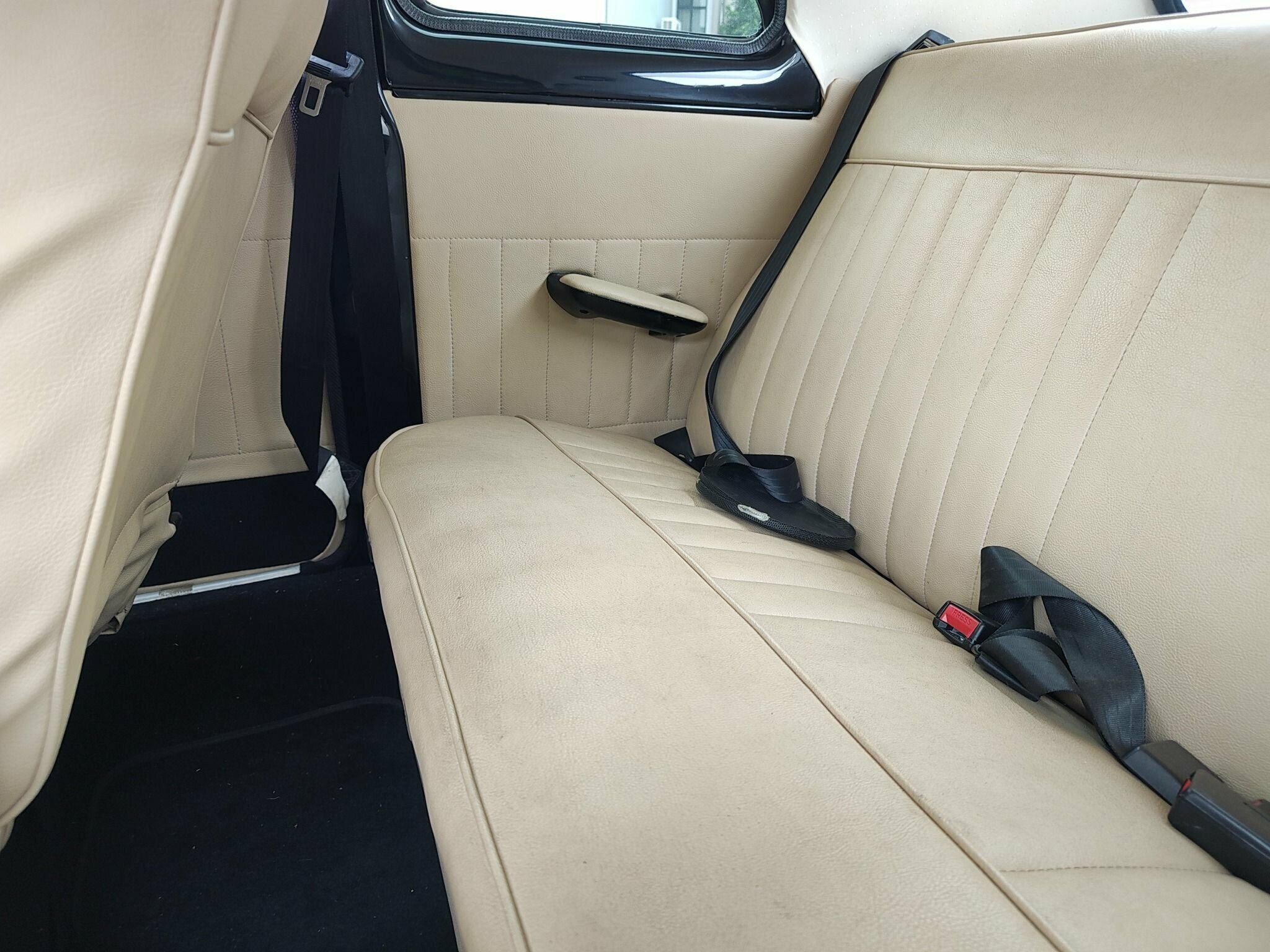 1958 FORD ZEPHYR MARK 2 AUTOMATIC COUPE