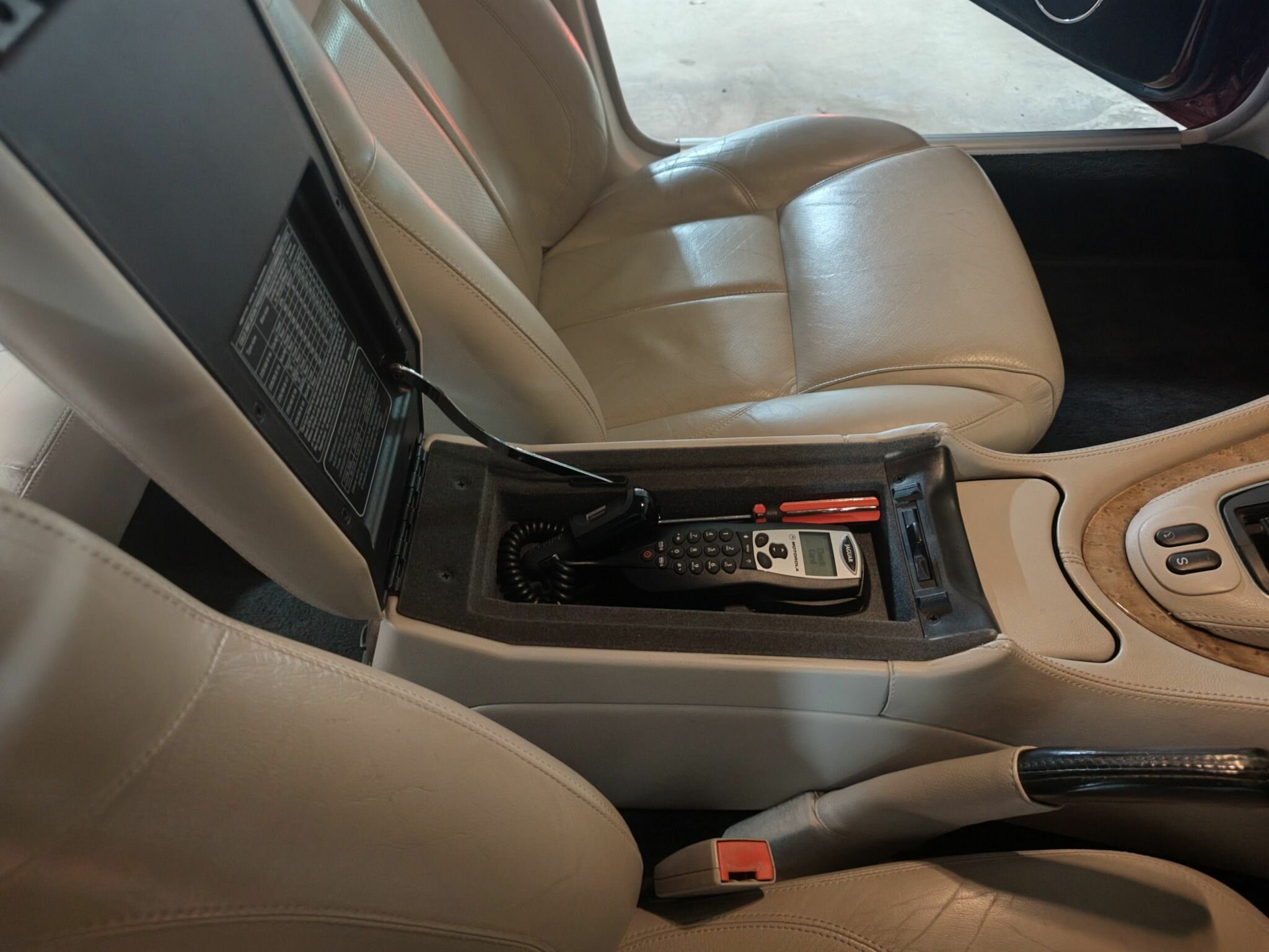 2003 JAGUAR XJ8 SPORT AUTOMATIC SEDAN