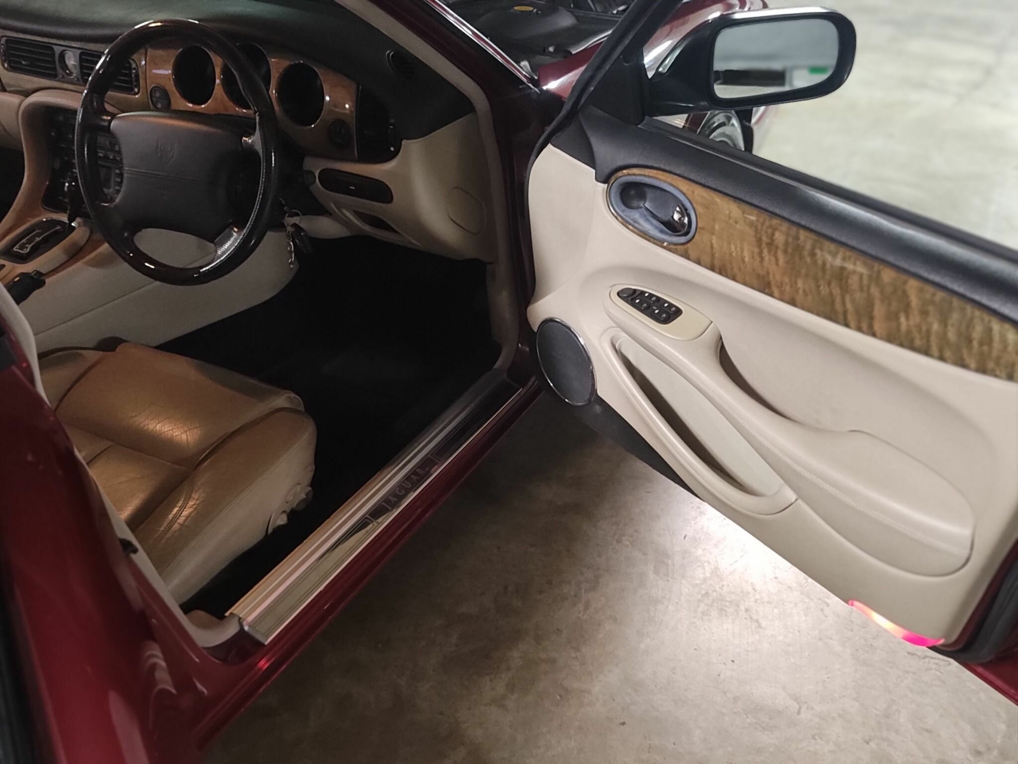 2003 JAGUAR XJ8 SPORT AUTOMATIC SEDAN