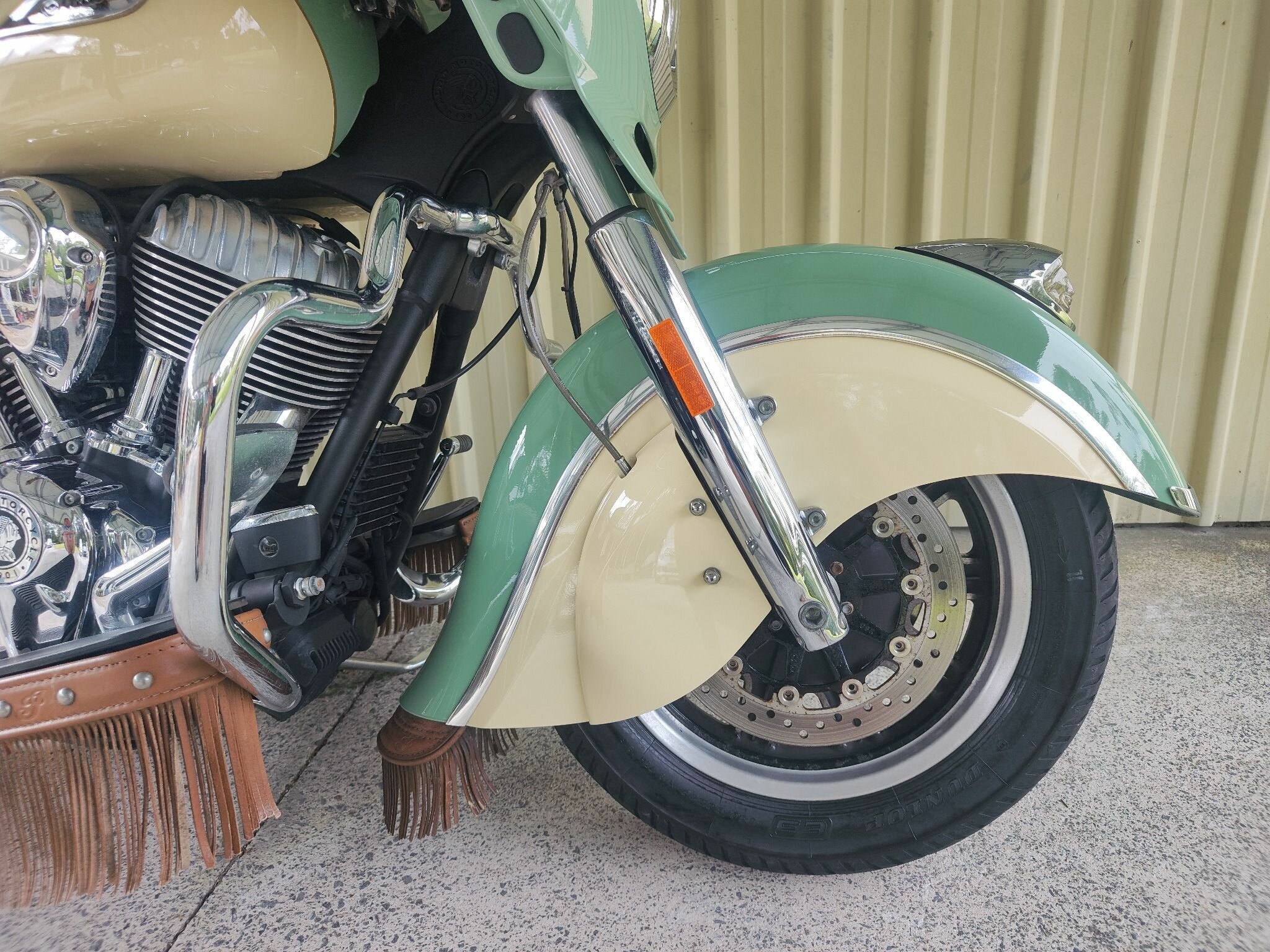 2017 INDIAN ROADMASTER W/GRN OVER IVY CRM CRUISER
