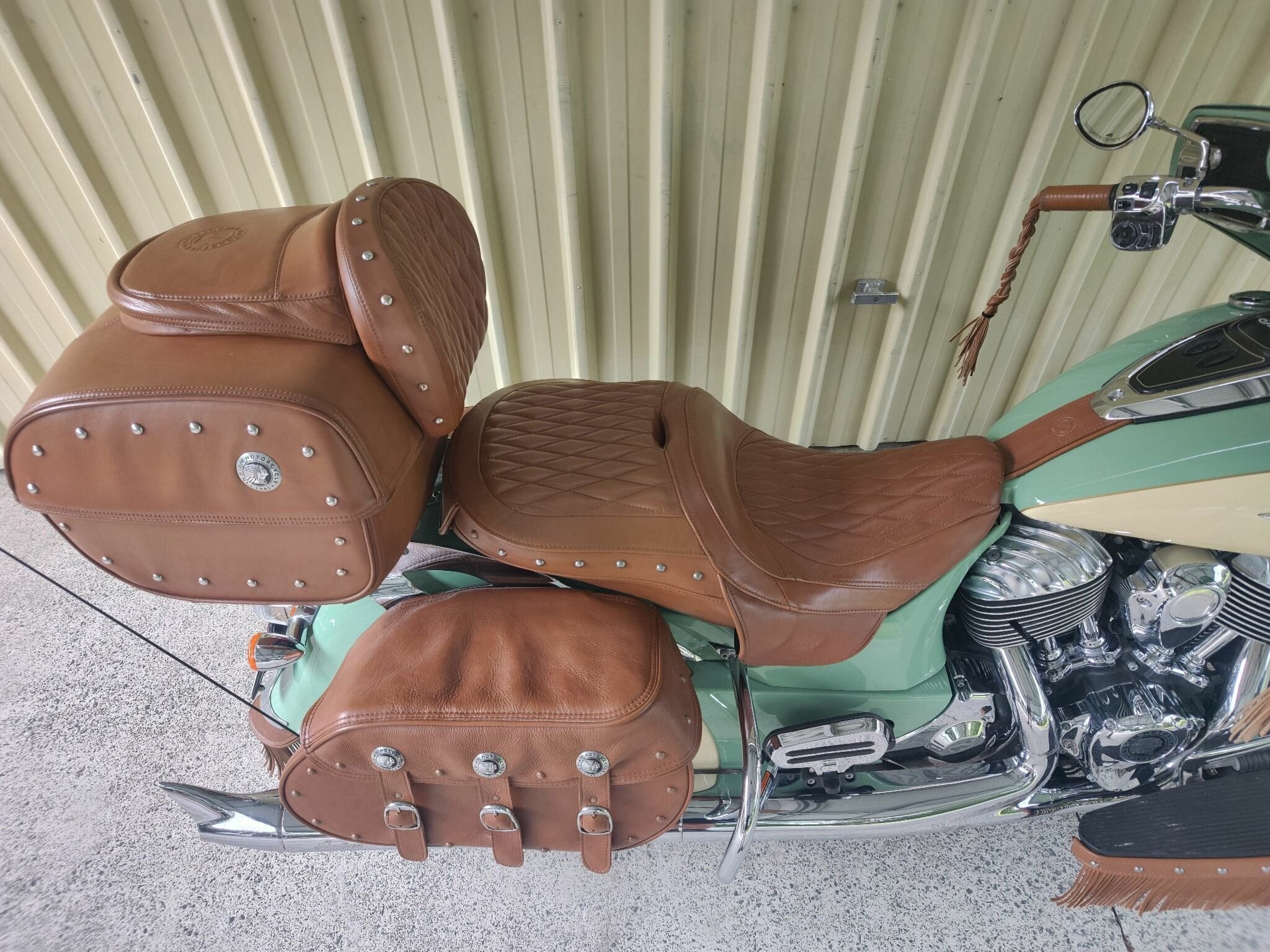 2017 INDIAN ROADMASTER W/GRN OVER IVY CRM CRUISER