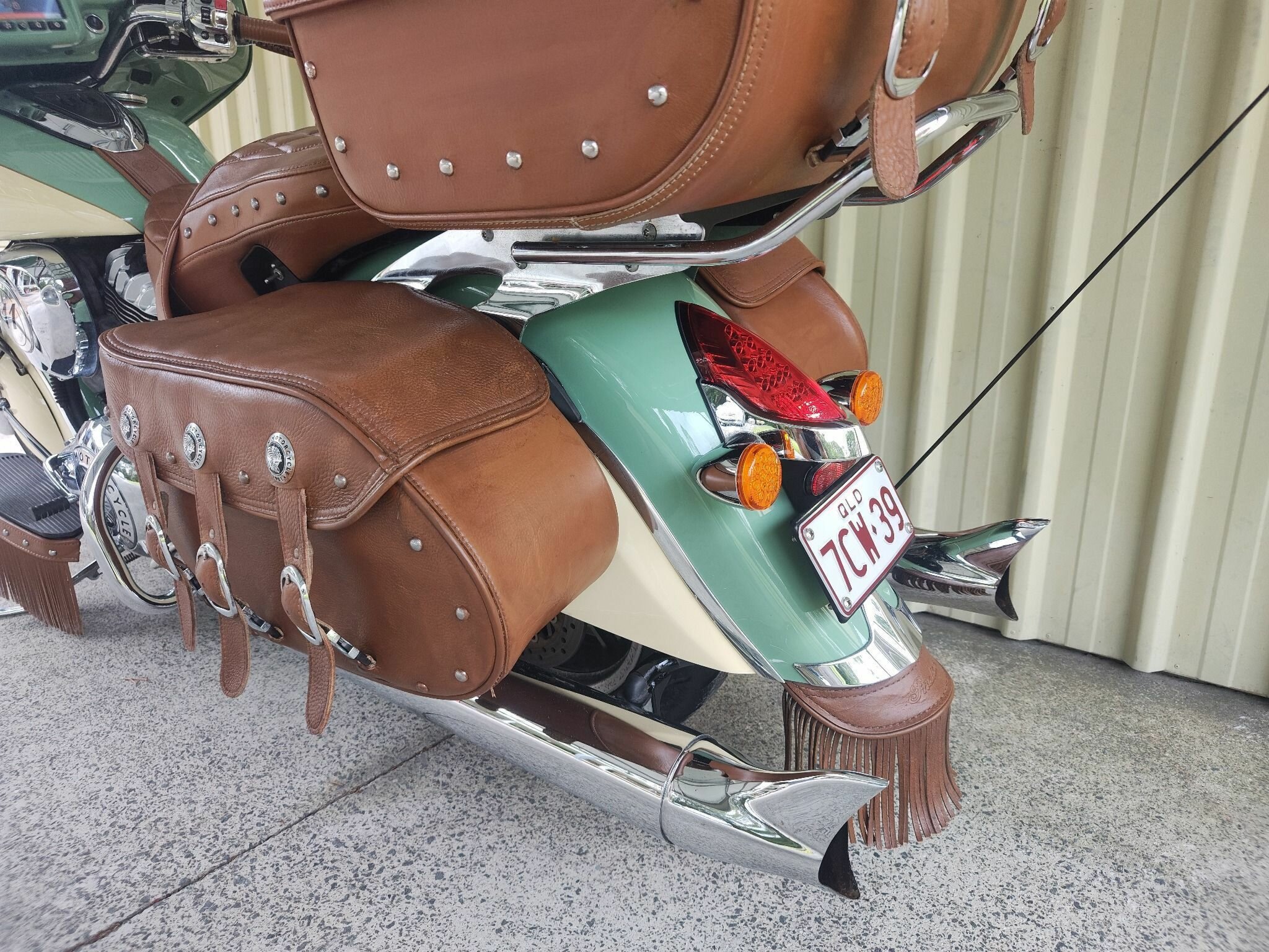 2017 INDIAN ROADMASTER W/GRN OVER IVY CRM CRUISER