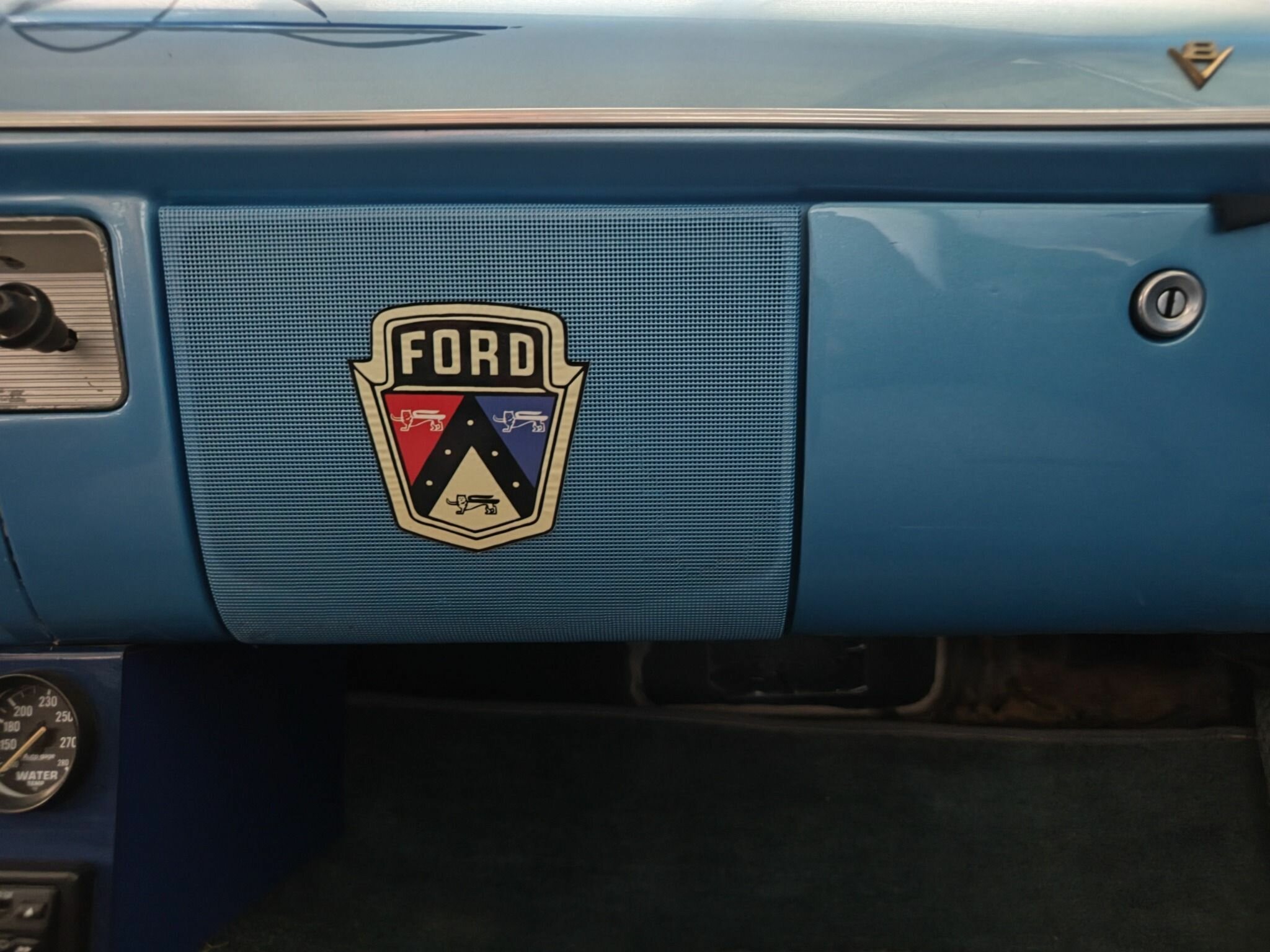 1953 FORD VICTORIA COUPE