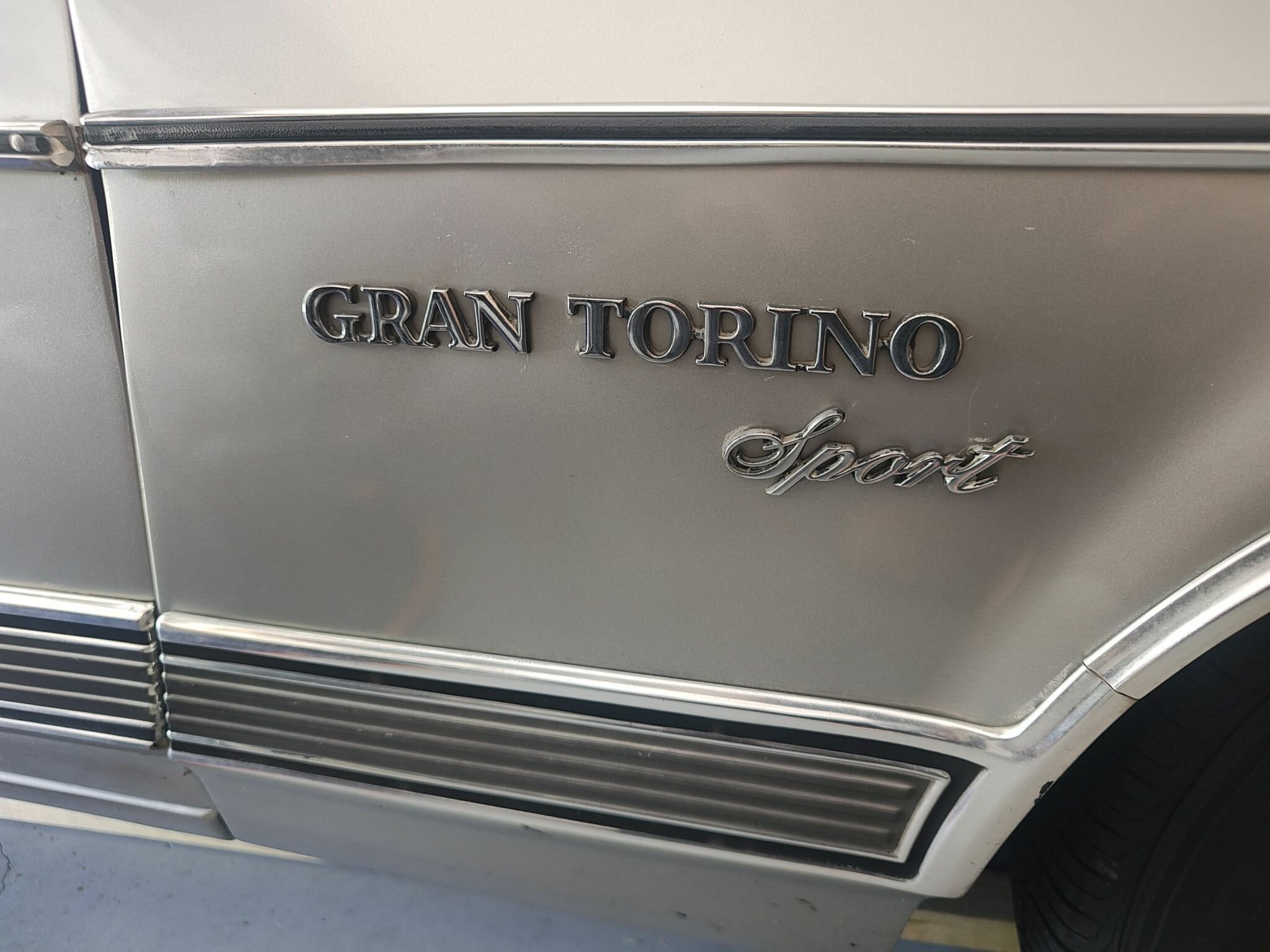 1972 FORD GRAN TORINO COUPE