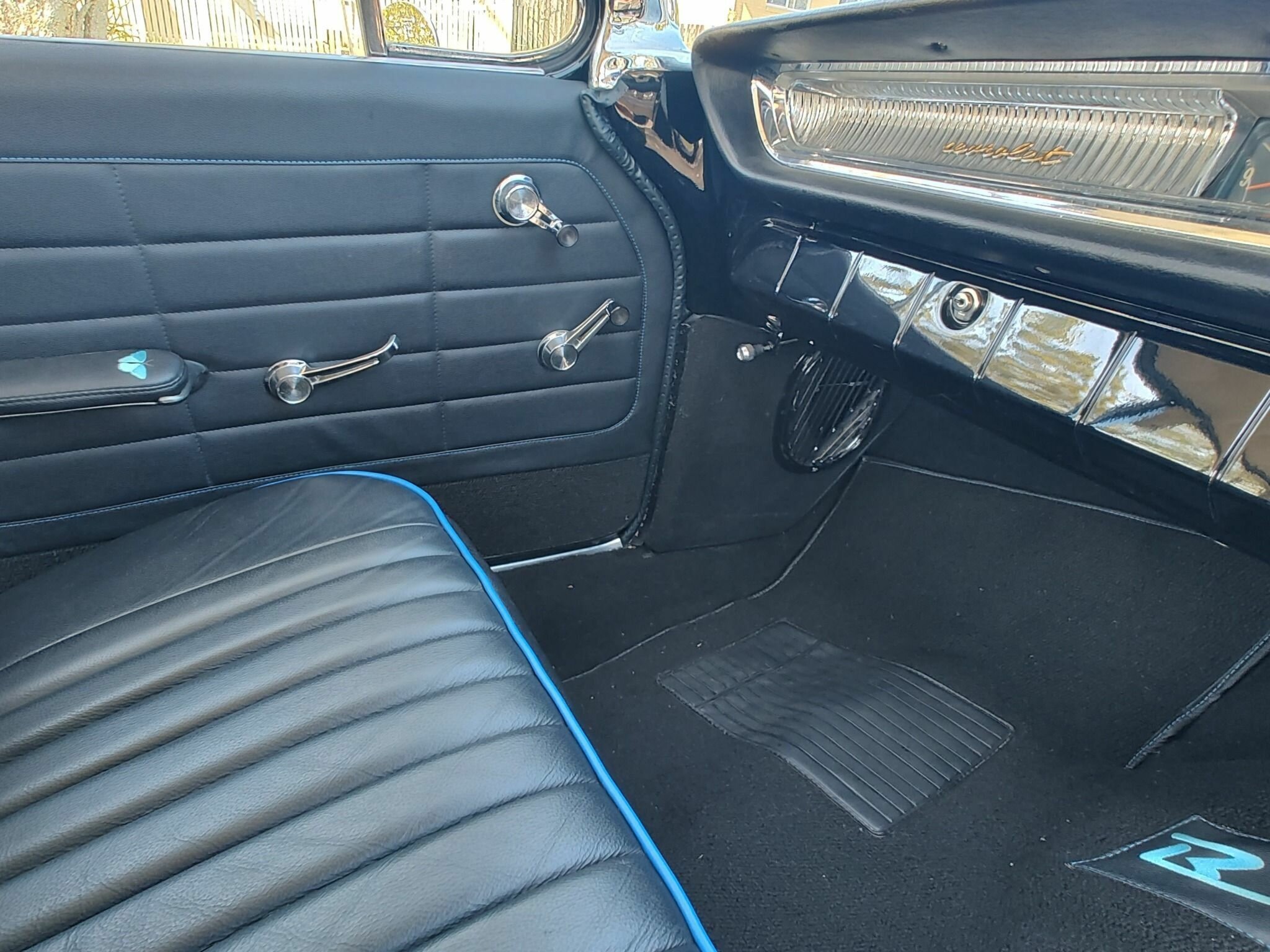 1962 CHEVROLET BEL AIR 2 SP AUTOMATIC 4D SEDAN