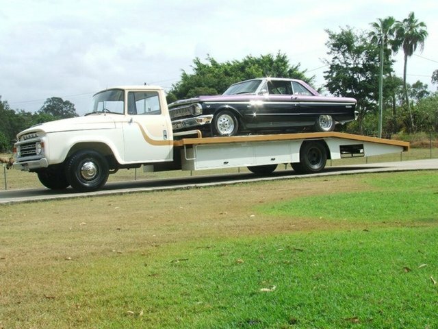 DODGE D5N 4 SPEED MANUAL RAMP TRUCK